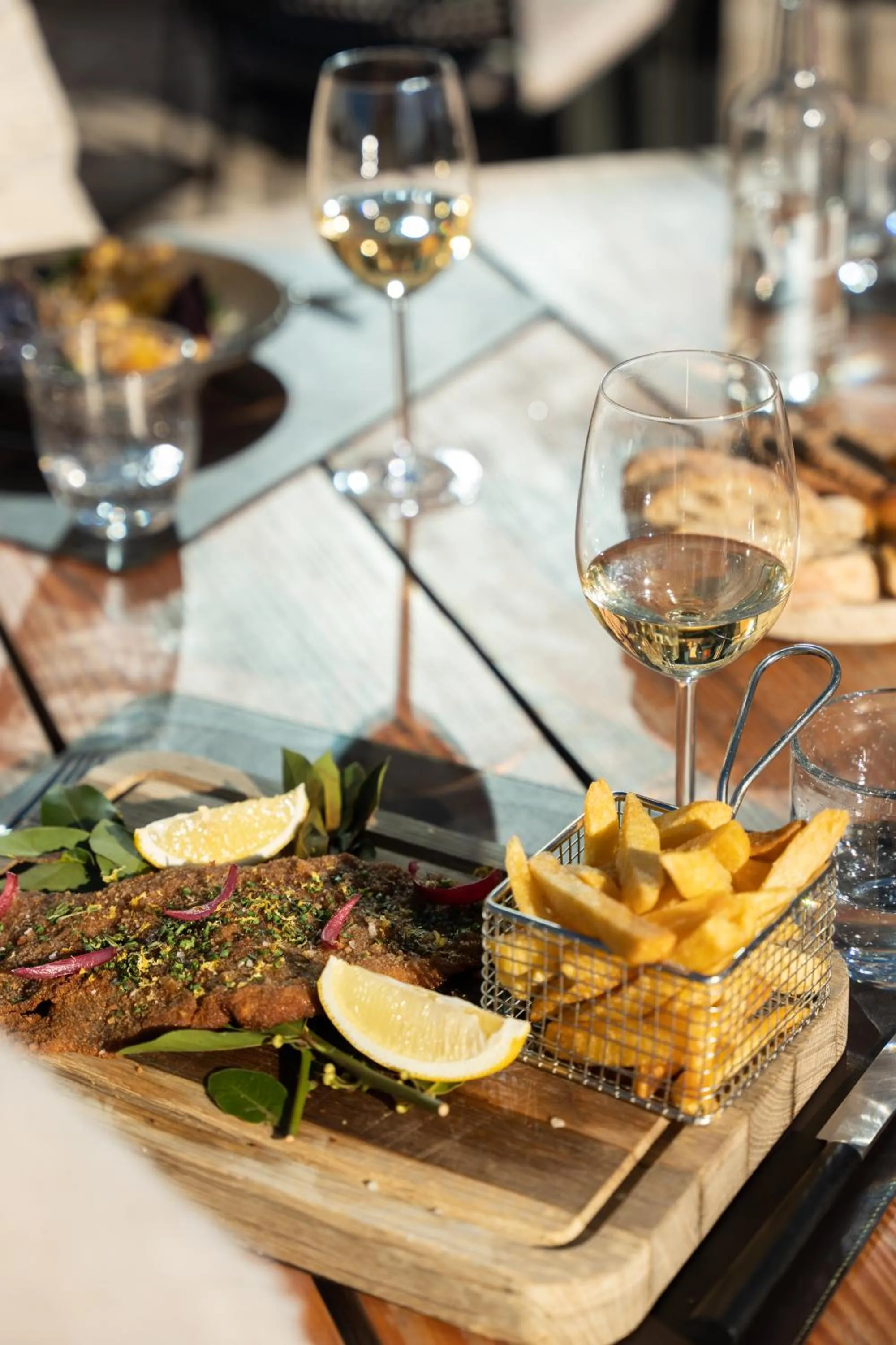 Restaurant/places to eat in chetzeron