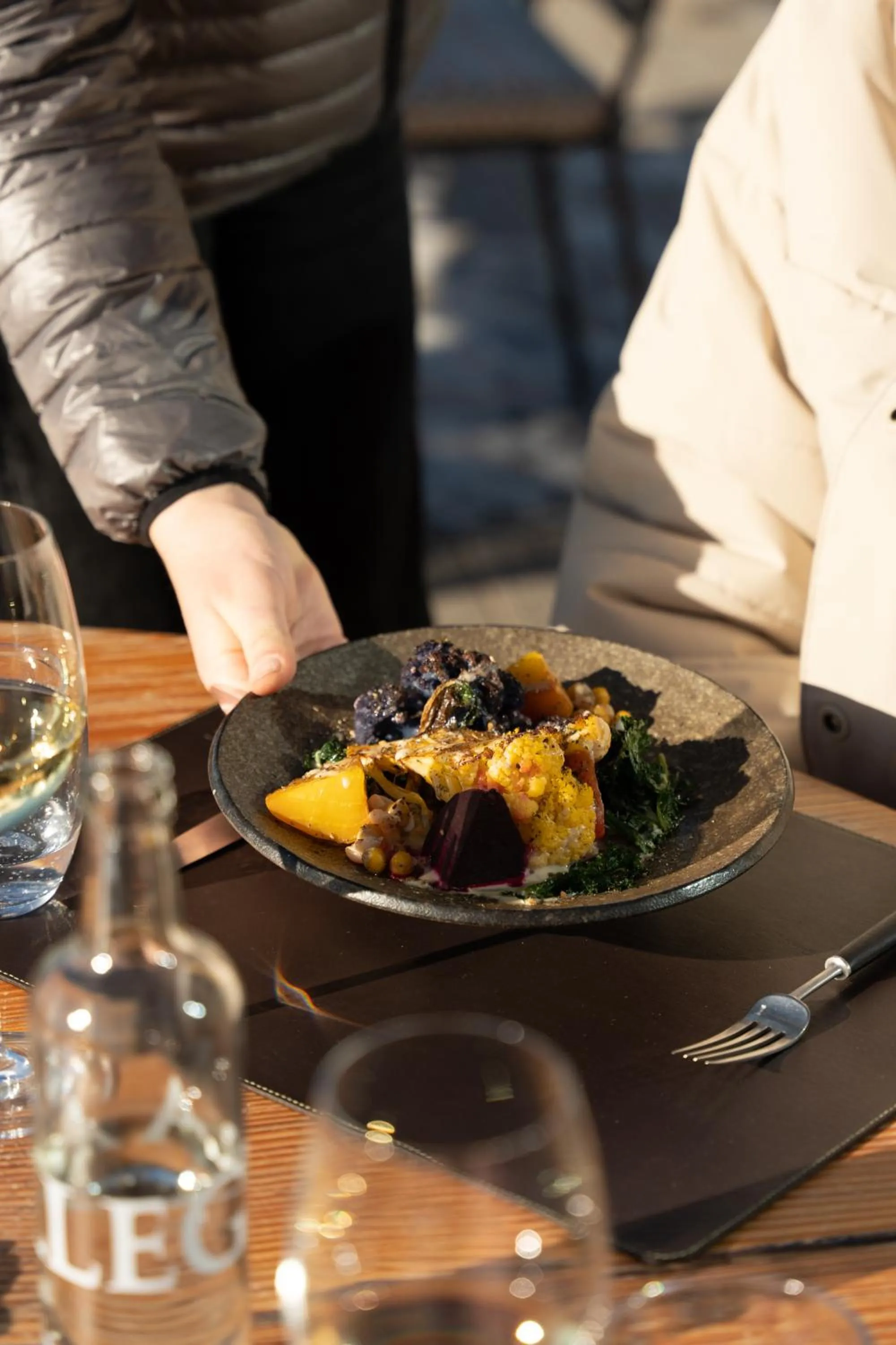 Restaurant/places to eat in chetzeron