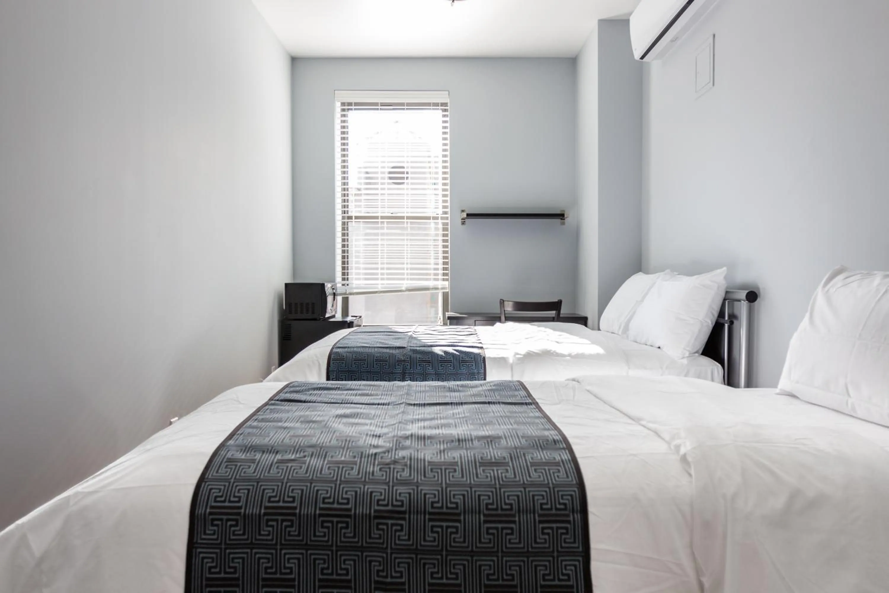 Day, Bed in The Park Ave North