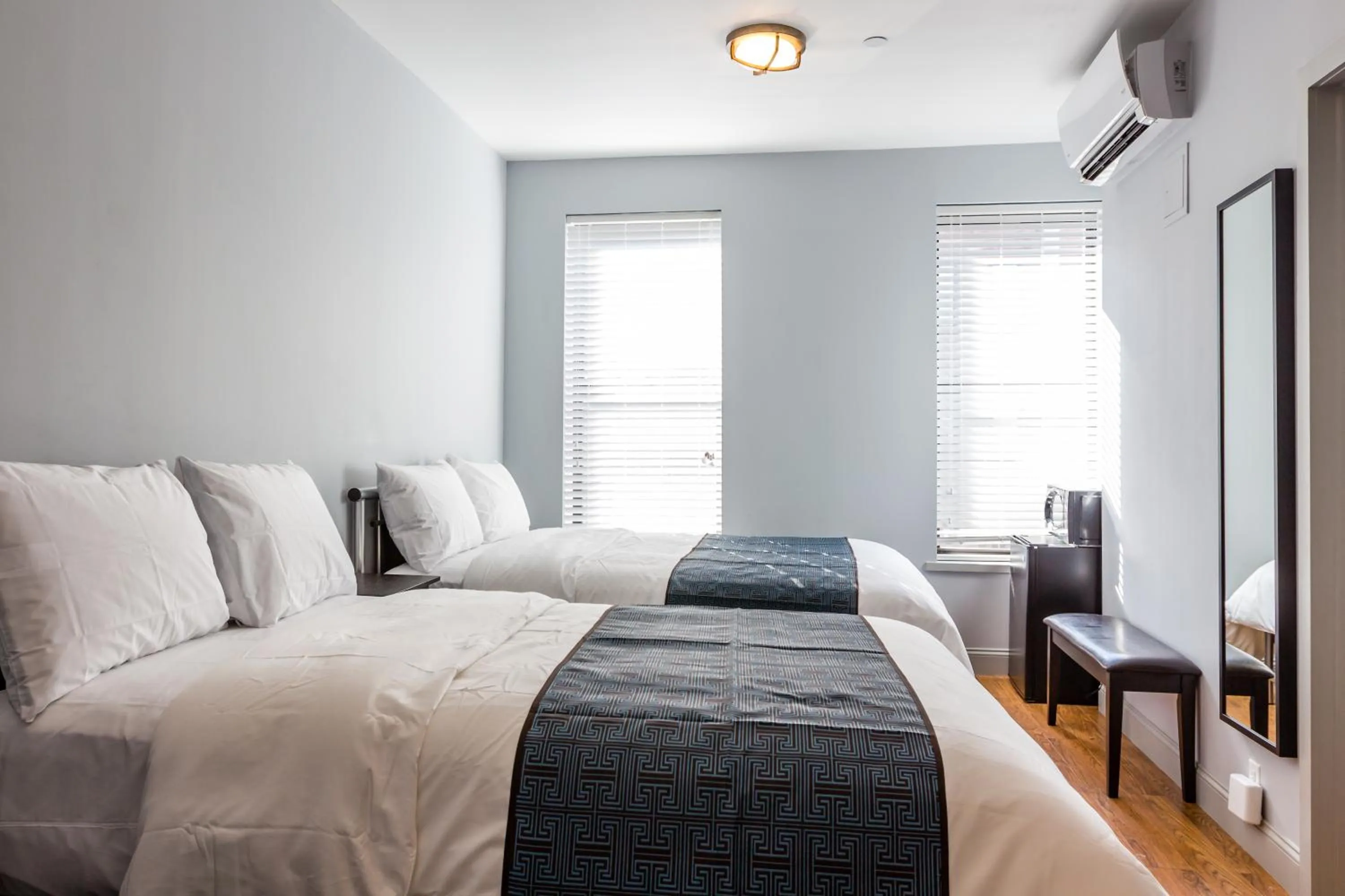 Day, Bed in The Park Ave North