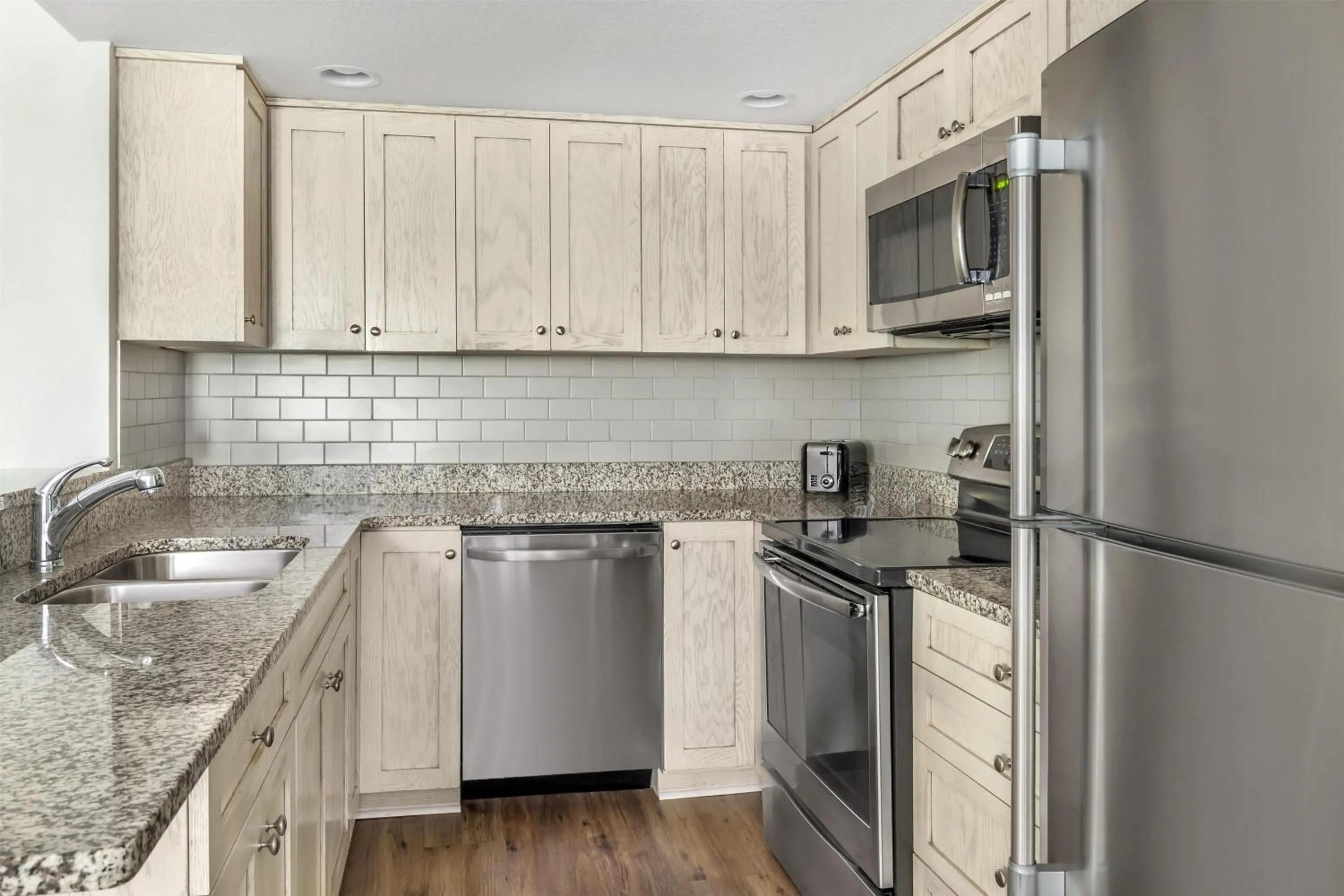 Kitchen or kitchenette in Hilton Vacation Club Beachwoods Kitty Hawk