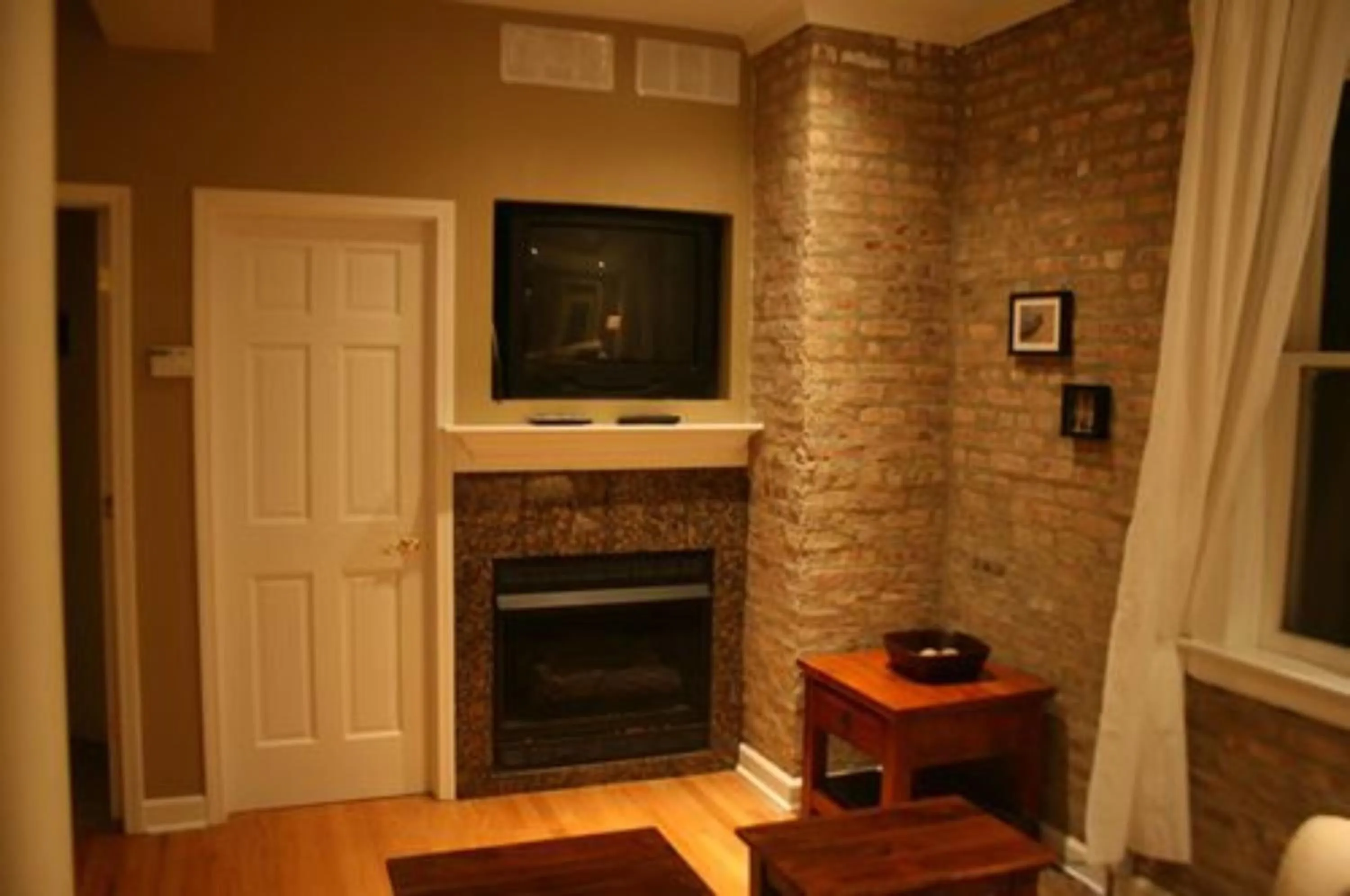 Other in Roscoe Village Guesthouse