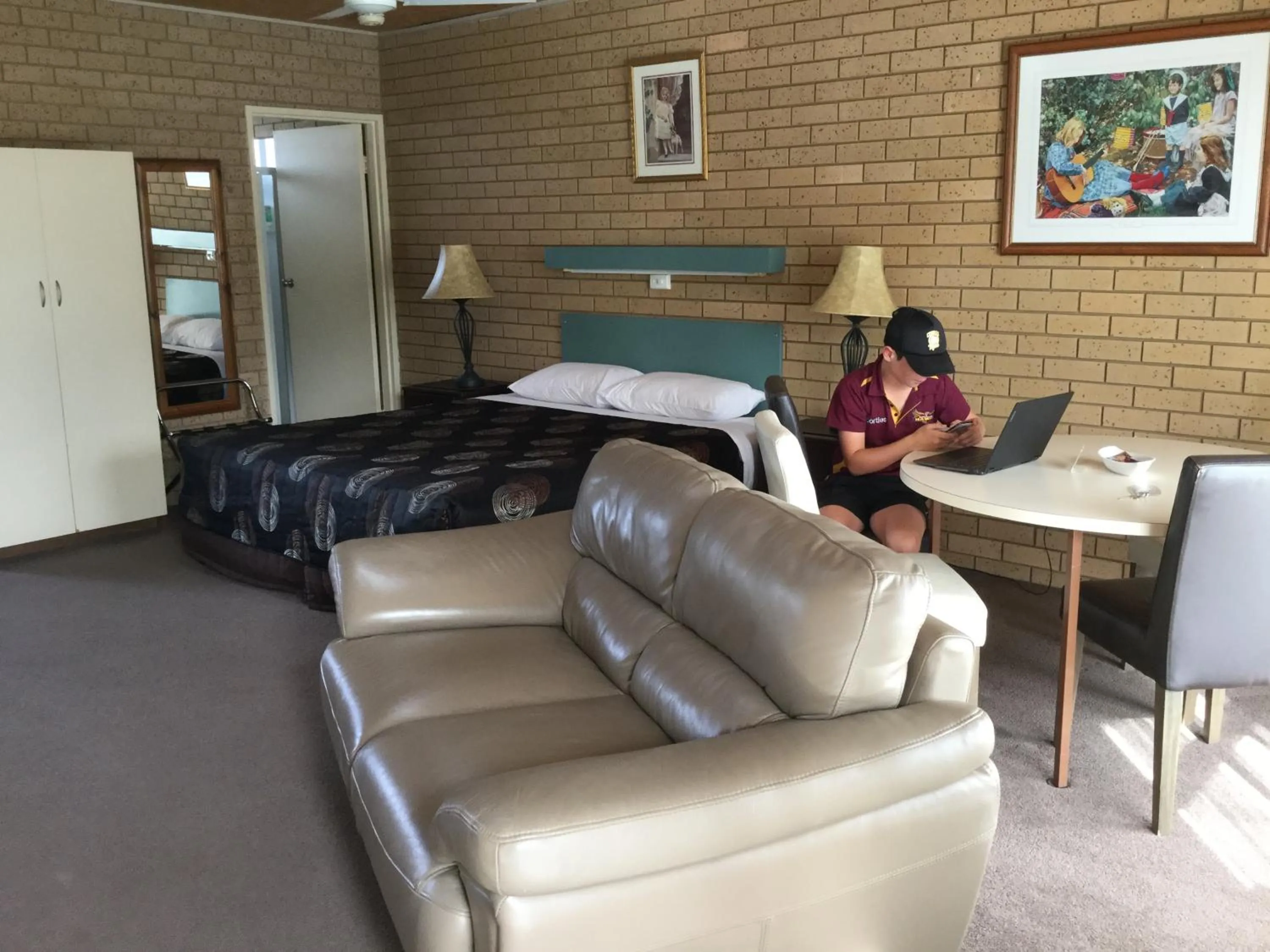 Bed in Sunrise Motel