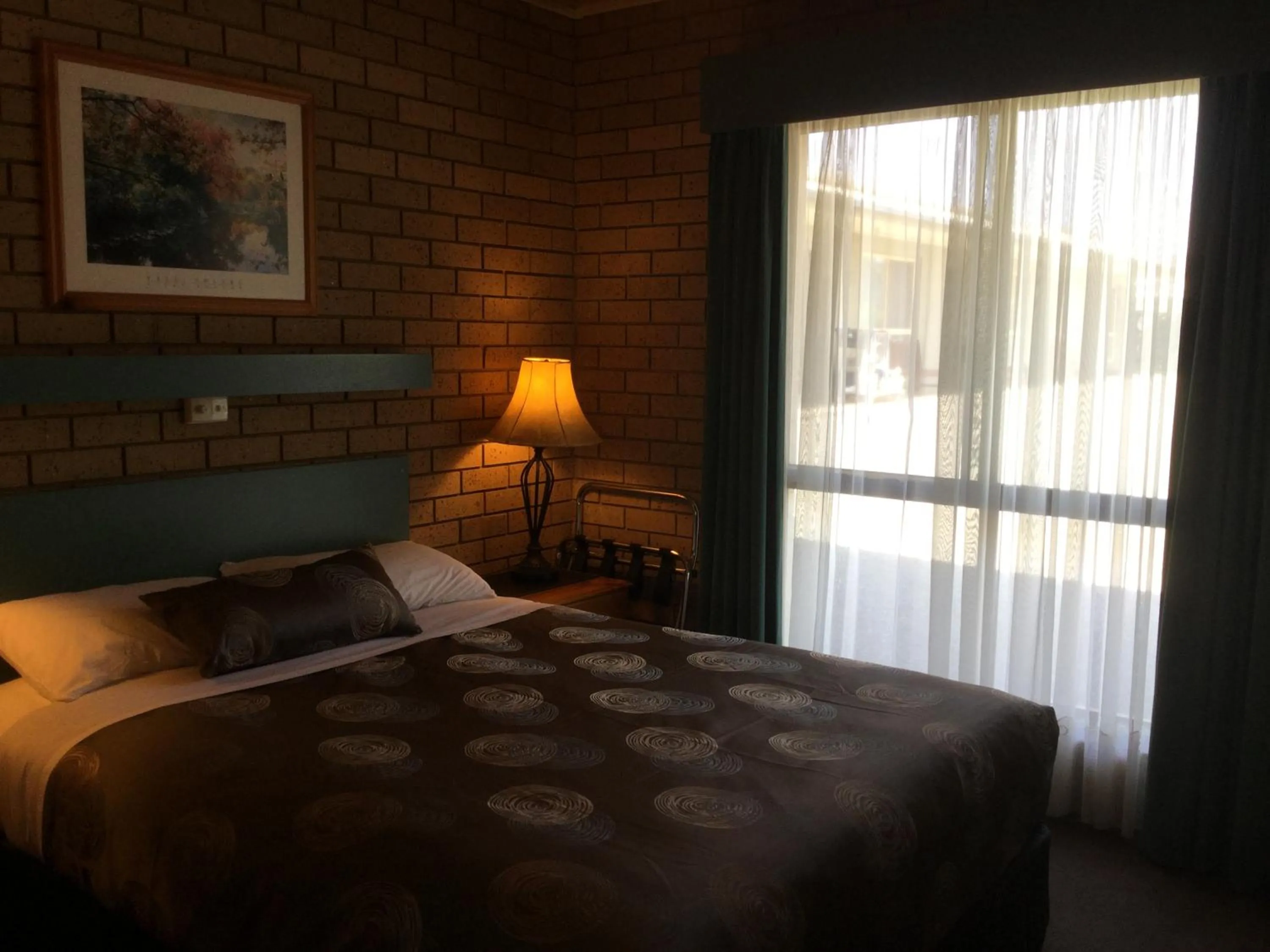 Bedroom, Bed in Sunrise Motel