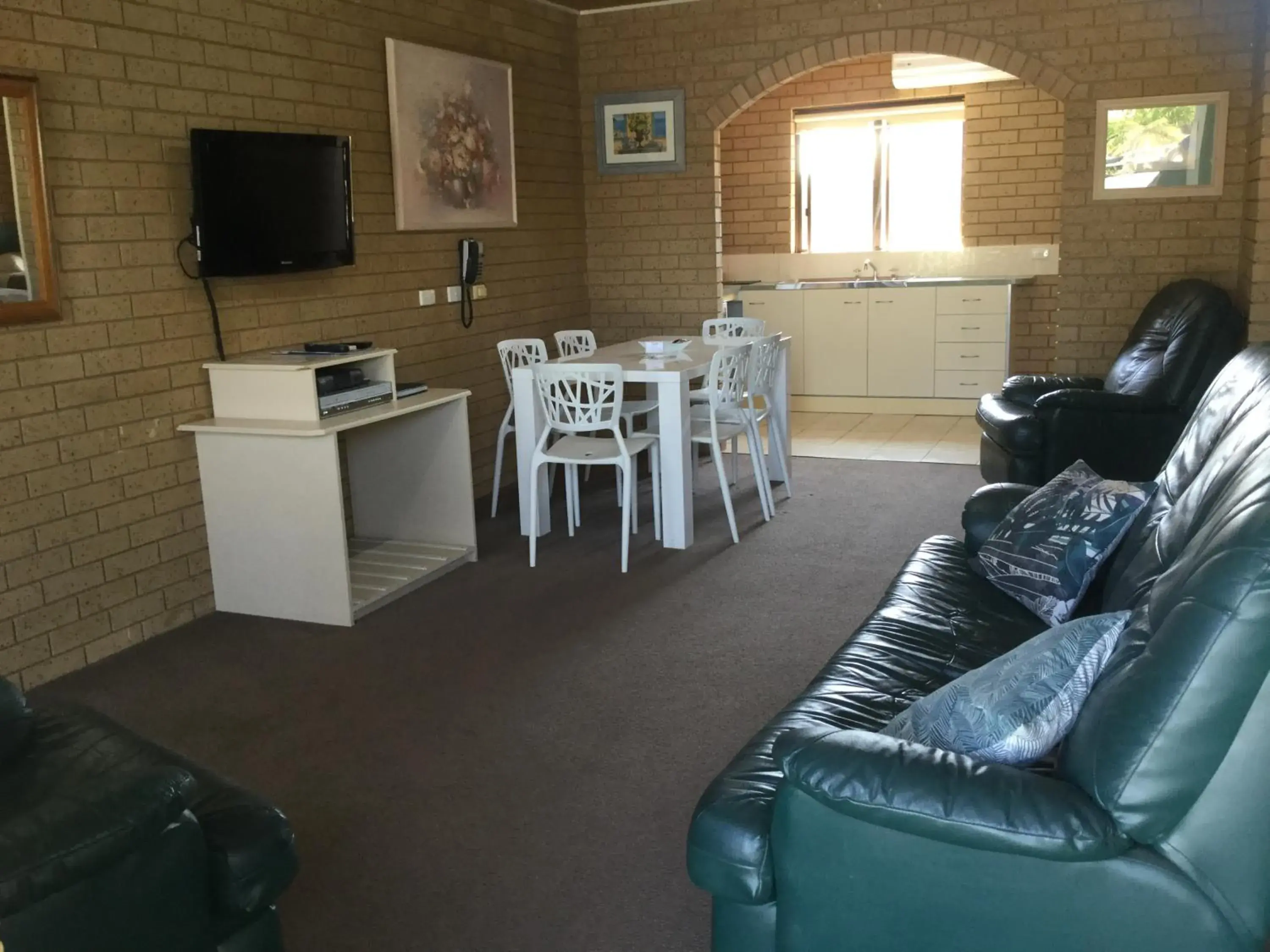 Two-Bedroom Apartment in Sunrise Motel Two-Bedroom Apartment in Sunrise Motel