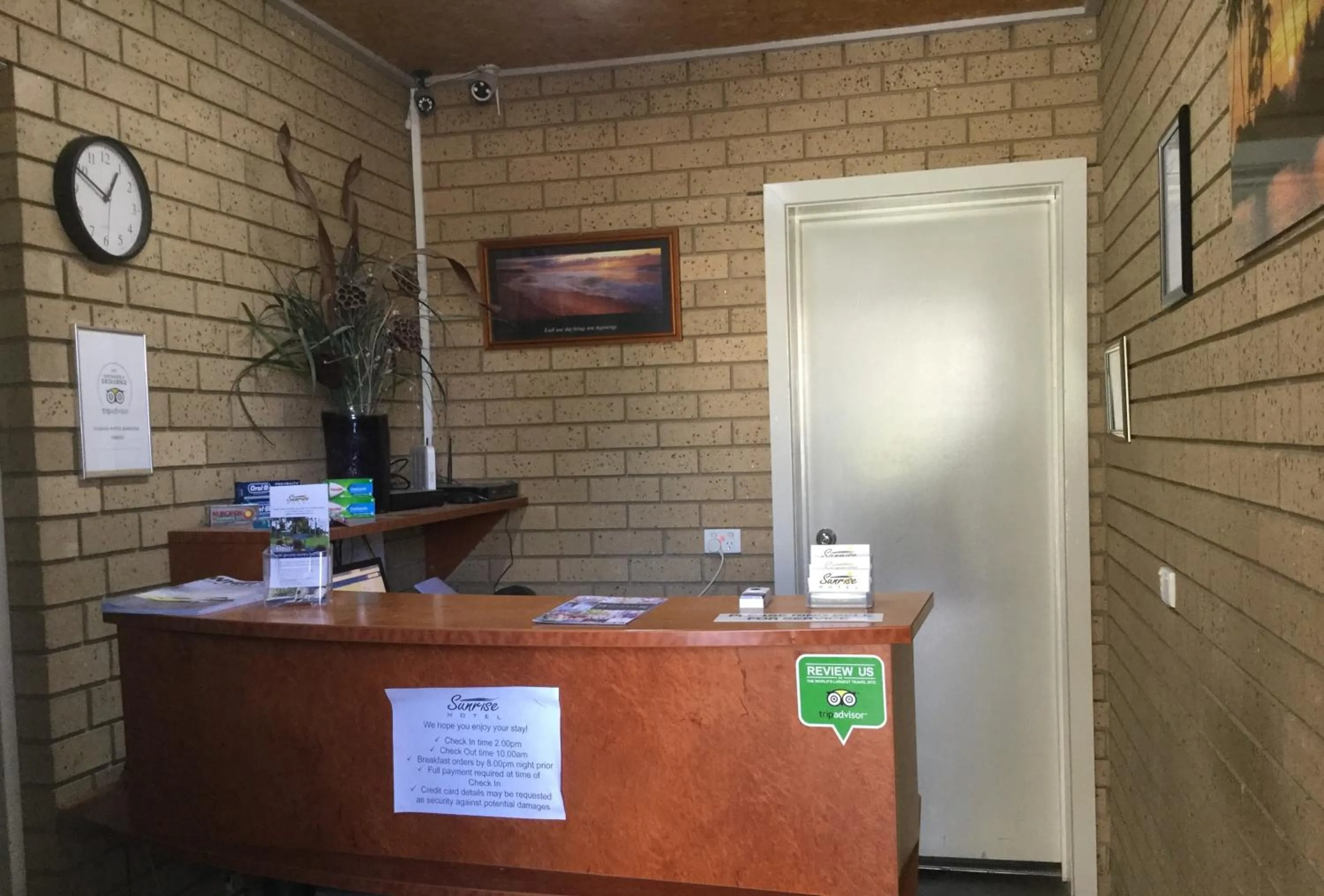 Lobby or reception in Sunrise Motel