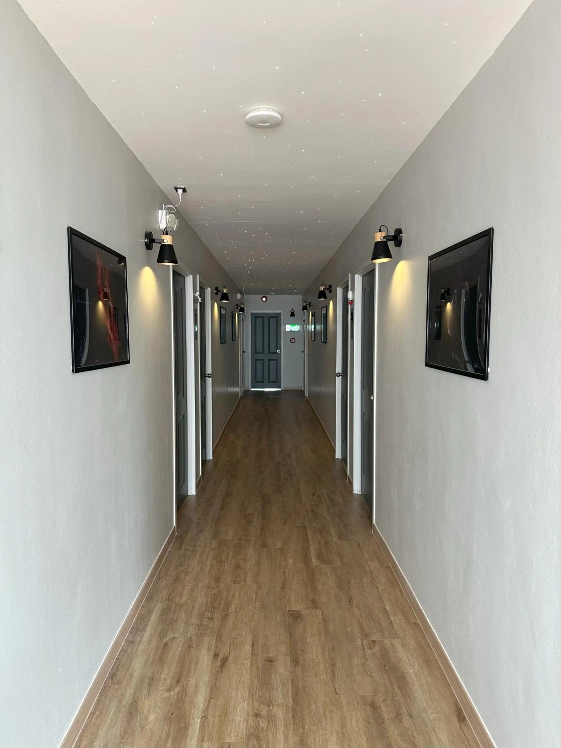 Property building in Bed-room at Suvarnabhumi Airport - Newly renovated