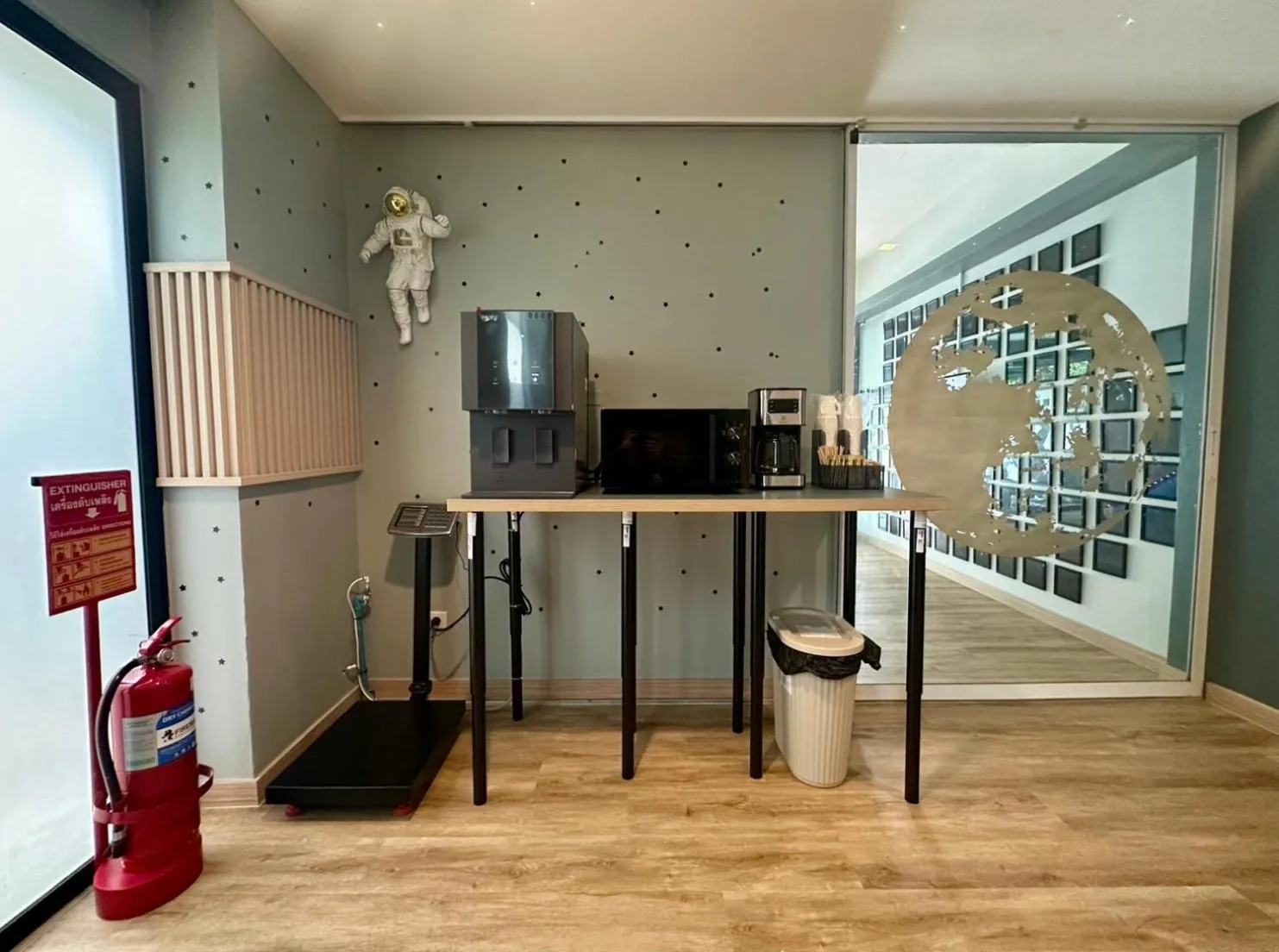 Coffee/tea facilities in Bed-room at Suvarnabhumi Airport - Newly renovated