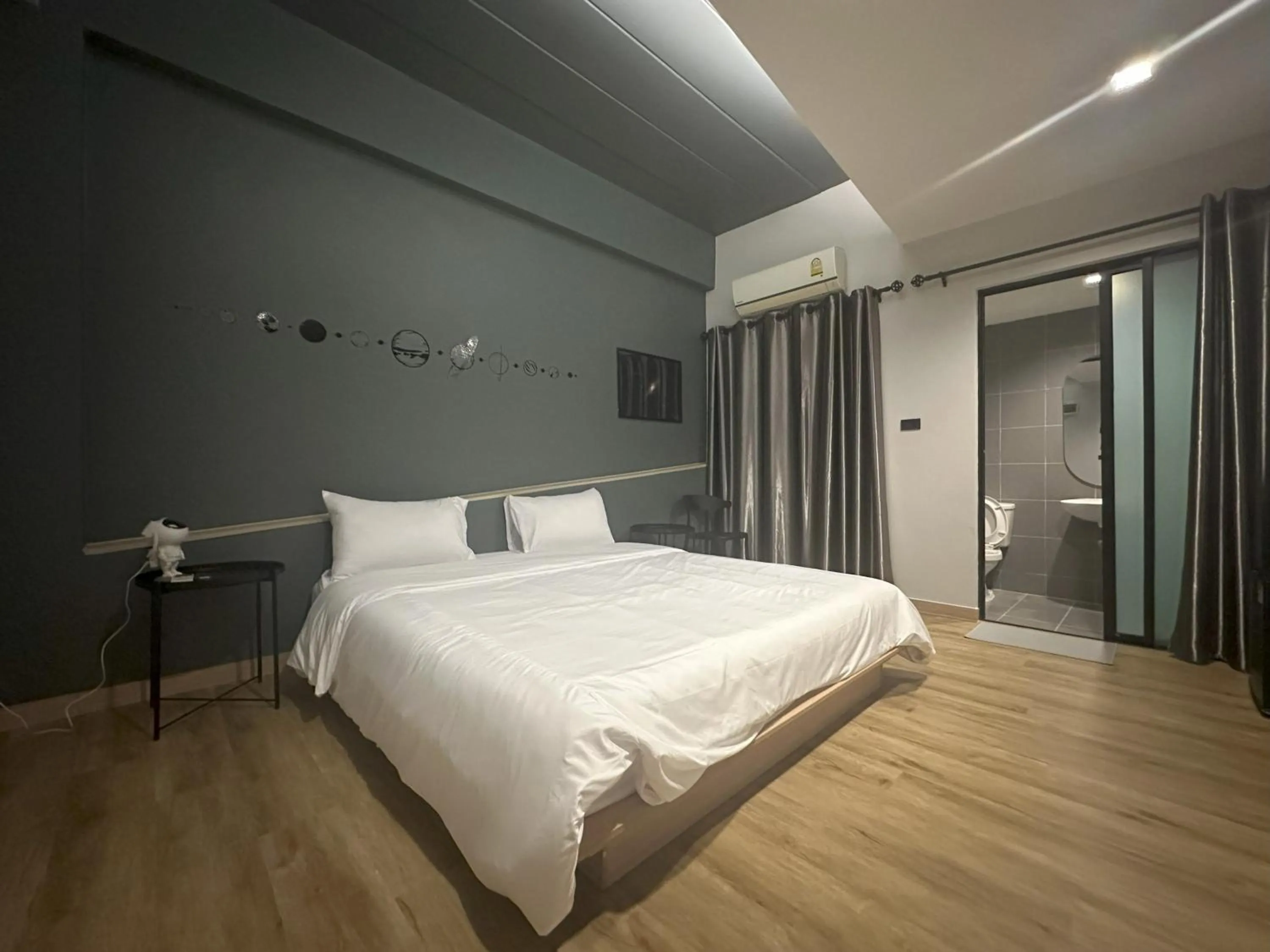 Bed in Bed-room at Suvarnabhumi Airport - Newly renovated