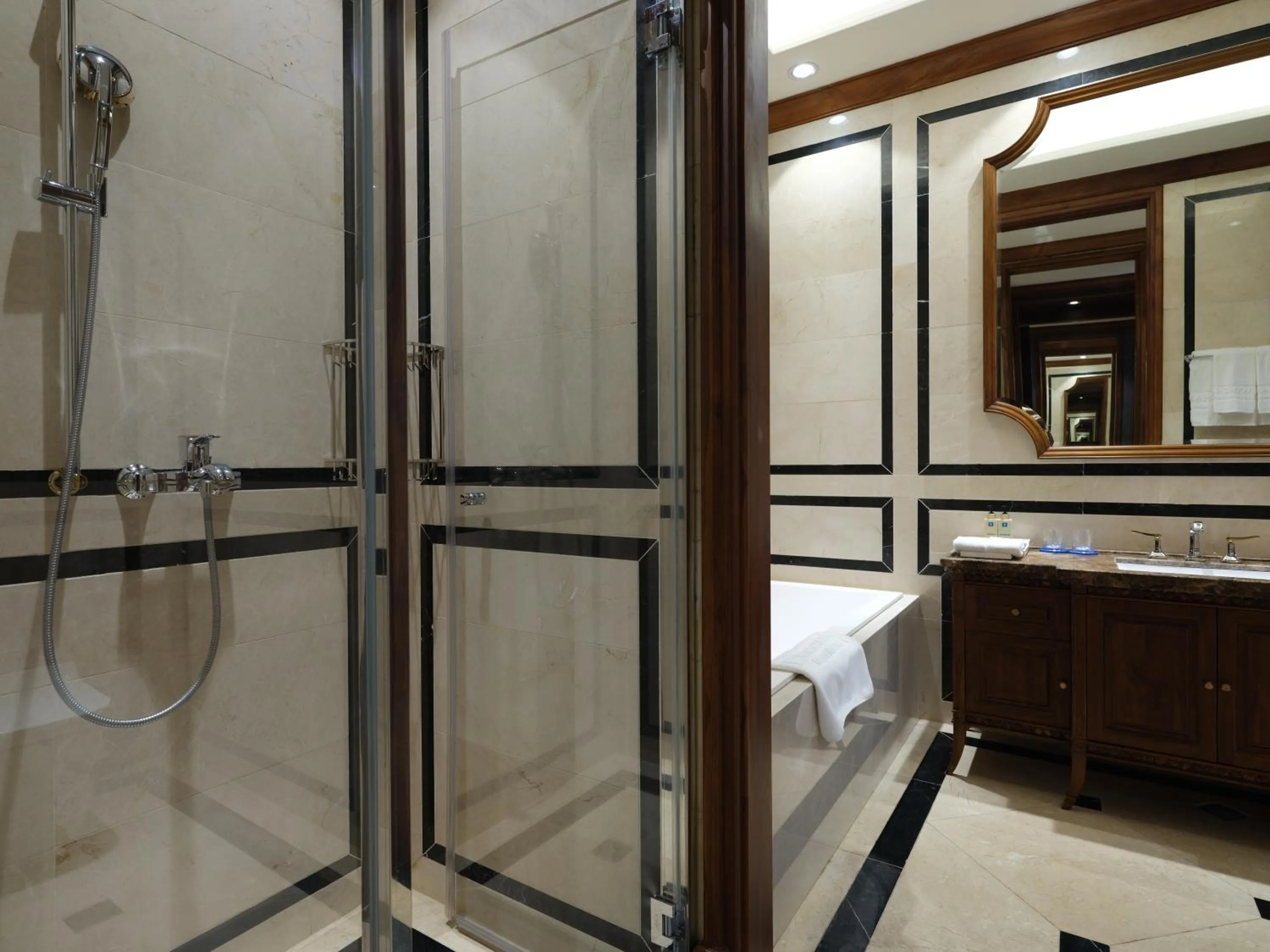 Shower in Wyndham Legend Halong