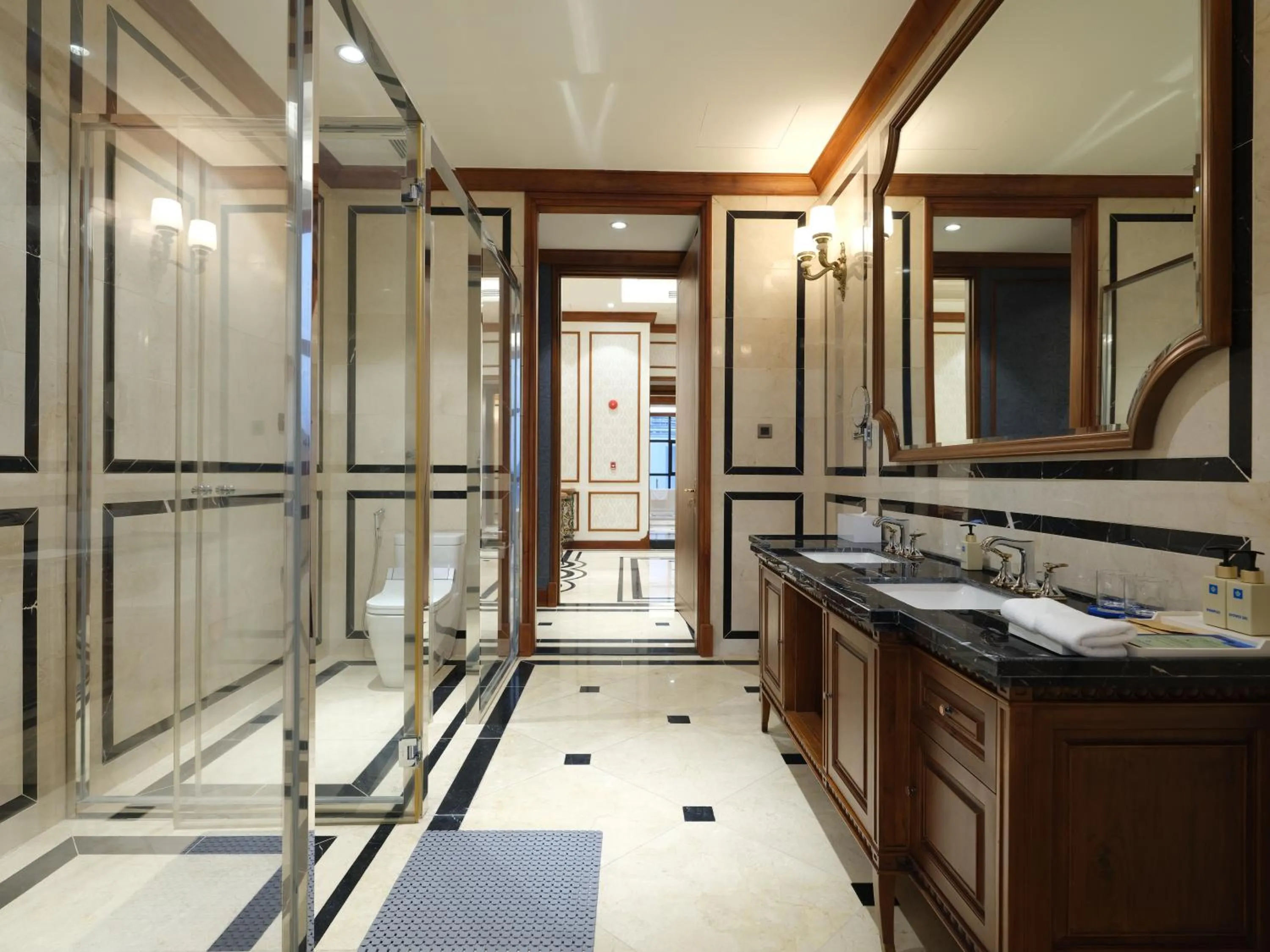 Wyndham Legend Halong