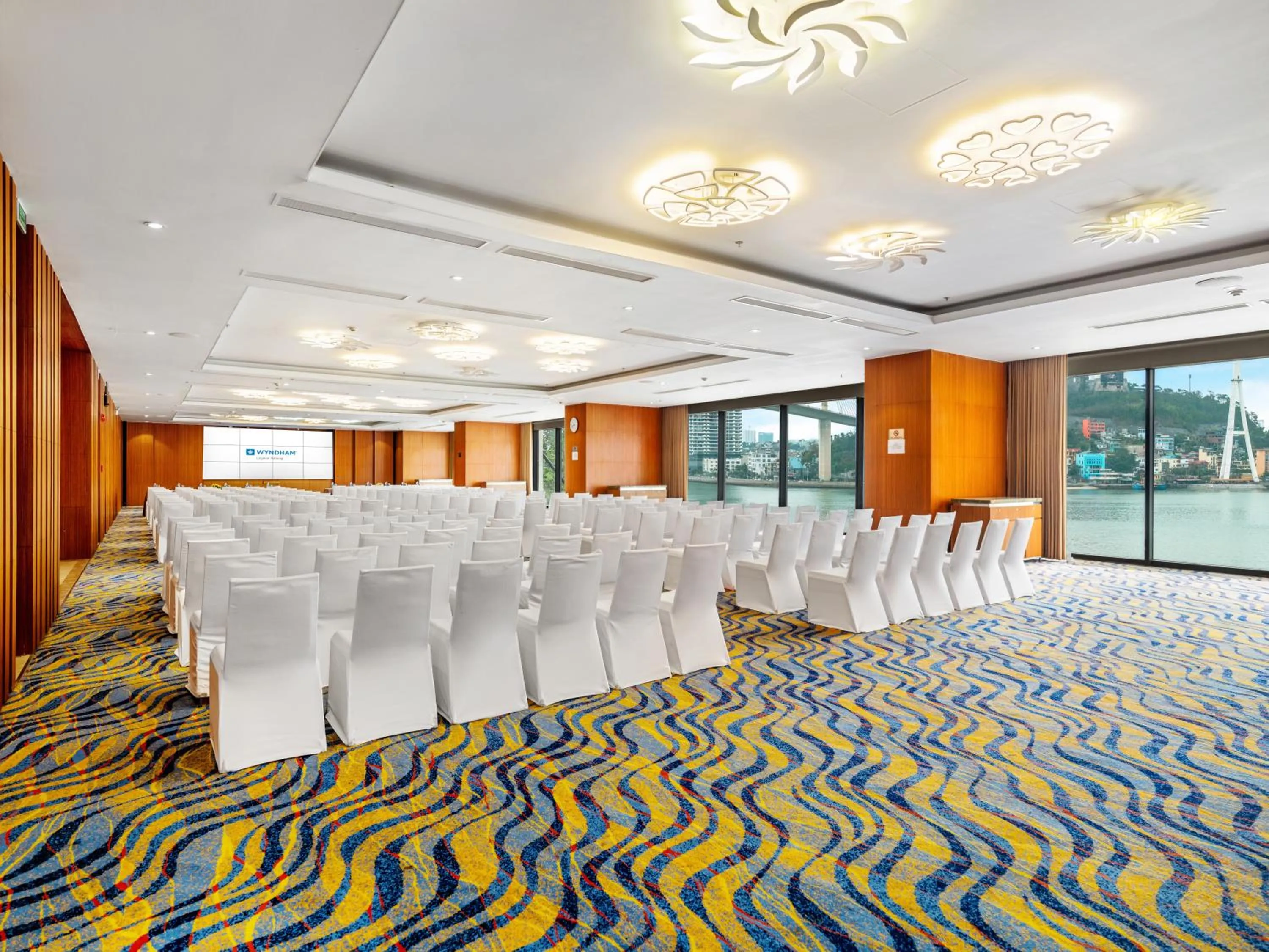 Wyndham Legend Halong