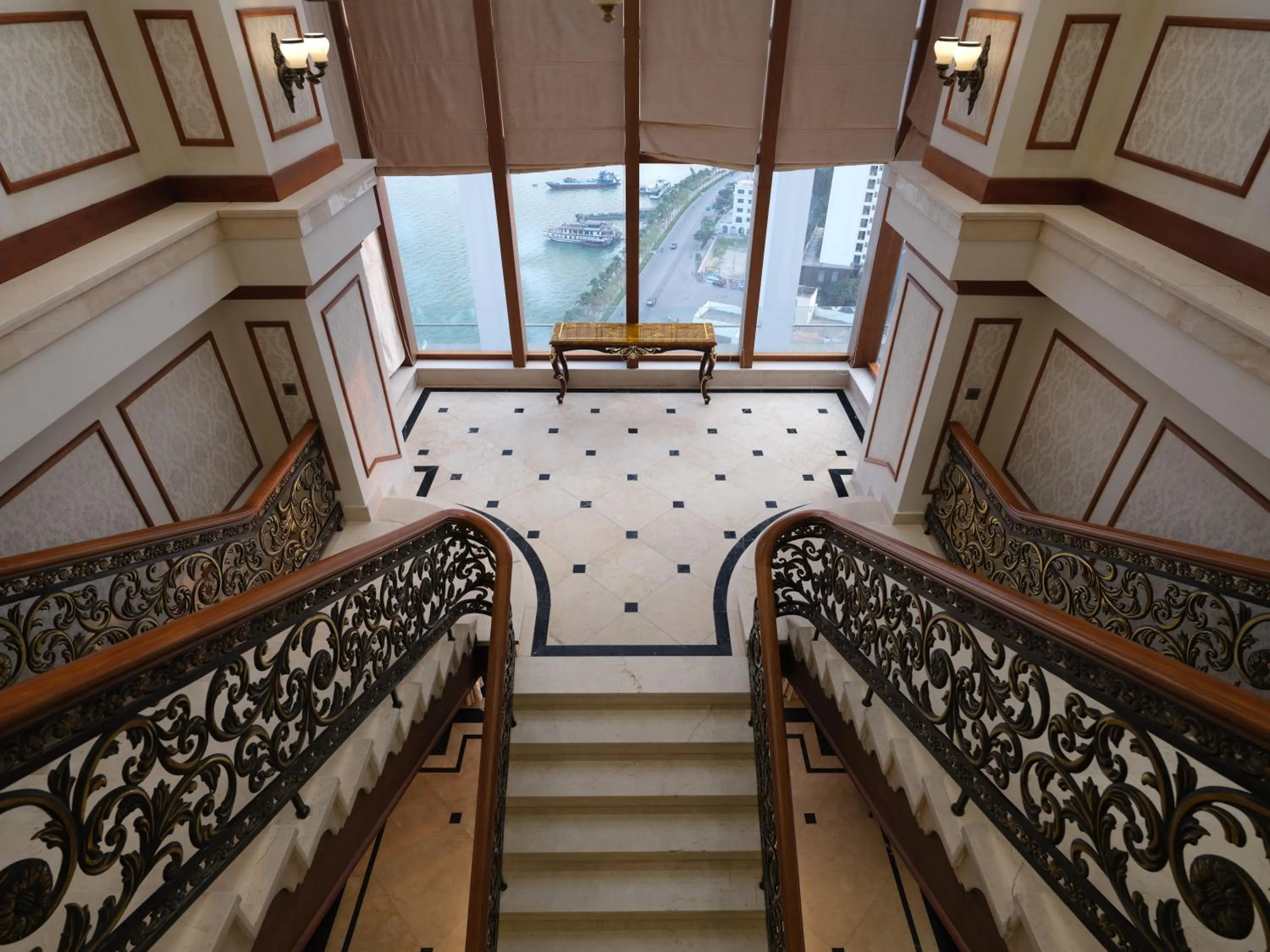 Wyndham Legend Halong