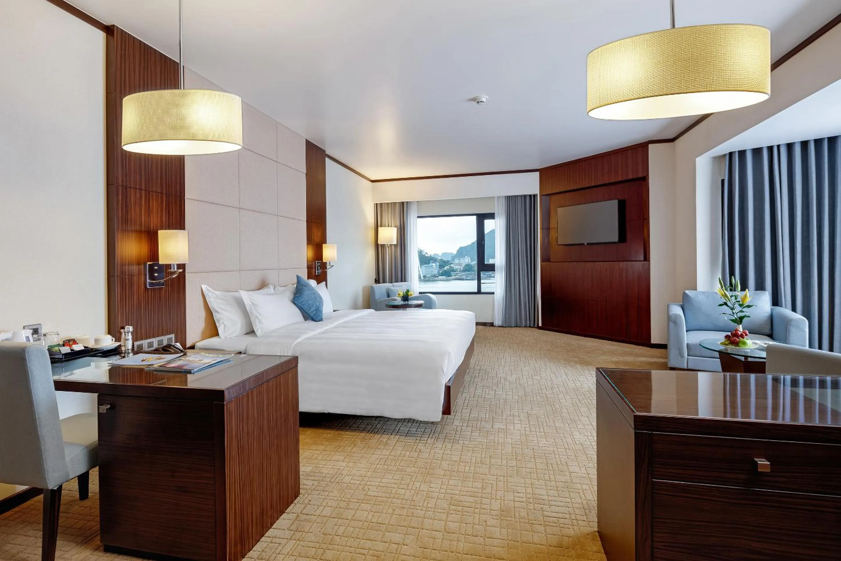 Junior King Suite - Smoking in Wyndham Legend Halong