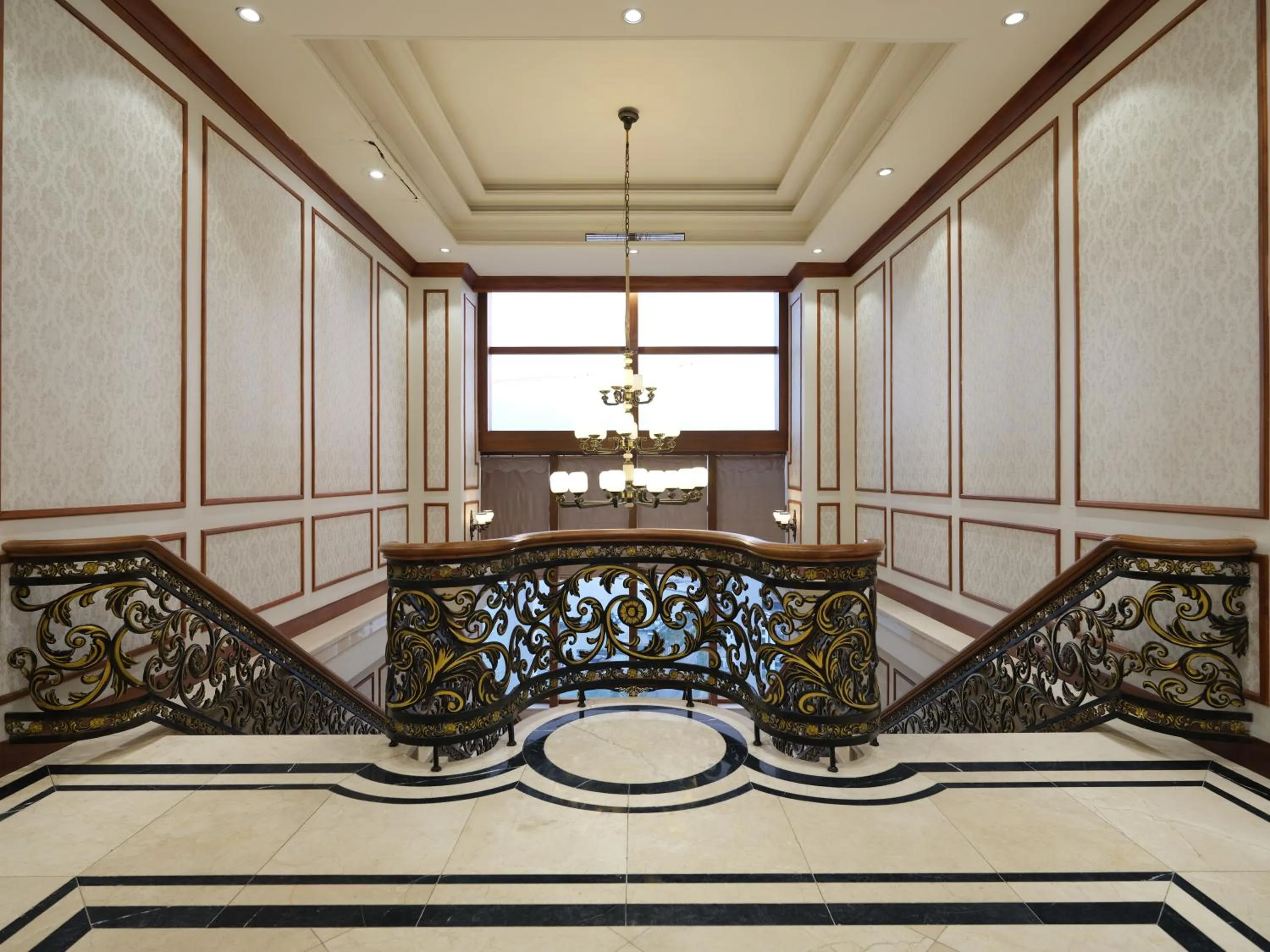 Wyndham Legend Halong