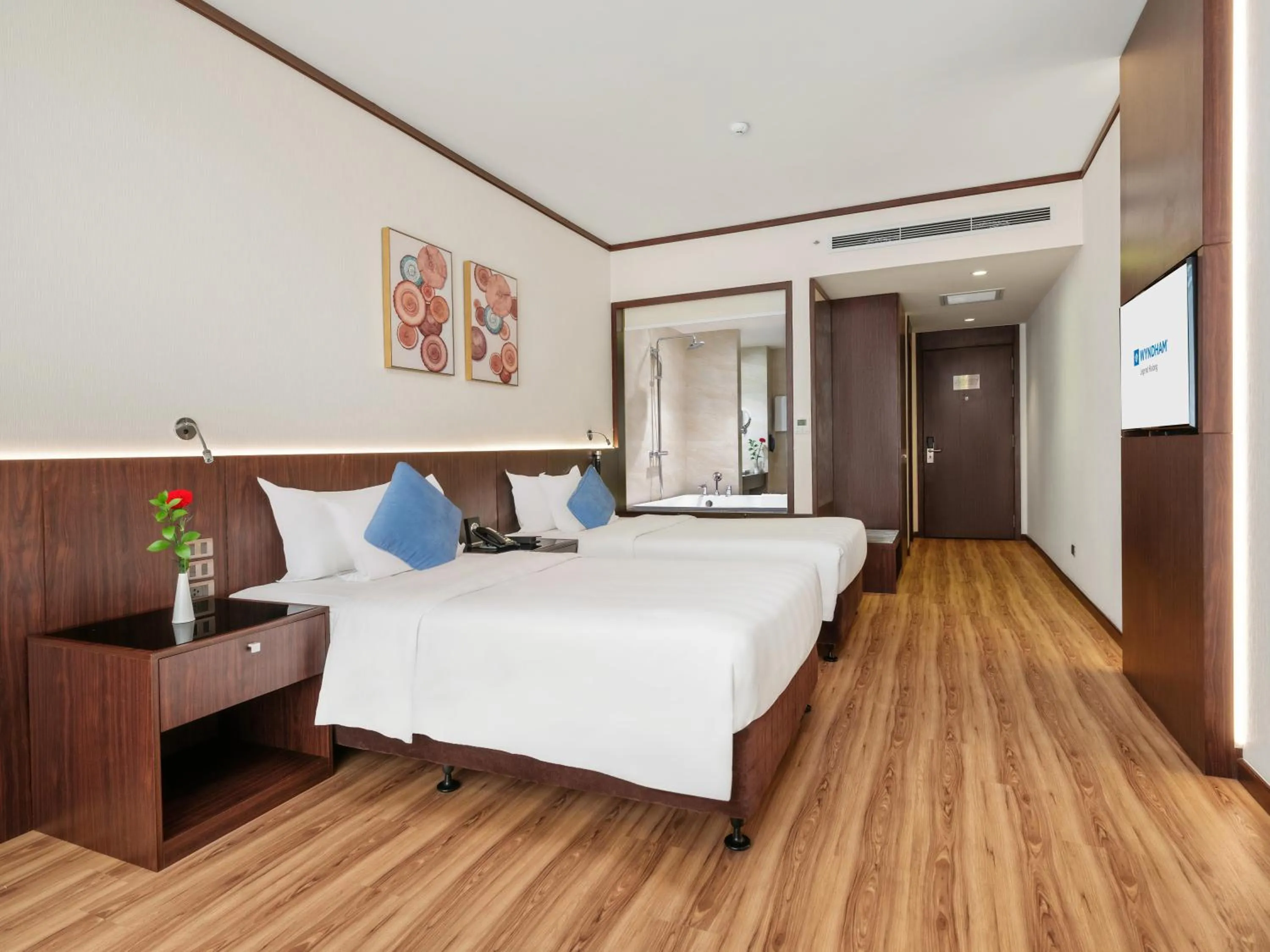 Bed in Wyndham Legend Halong