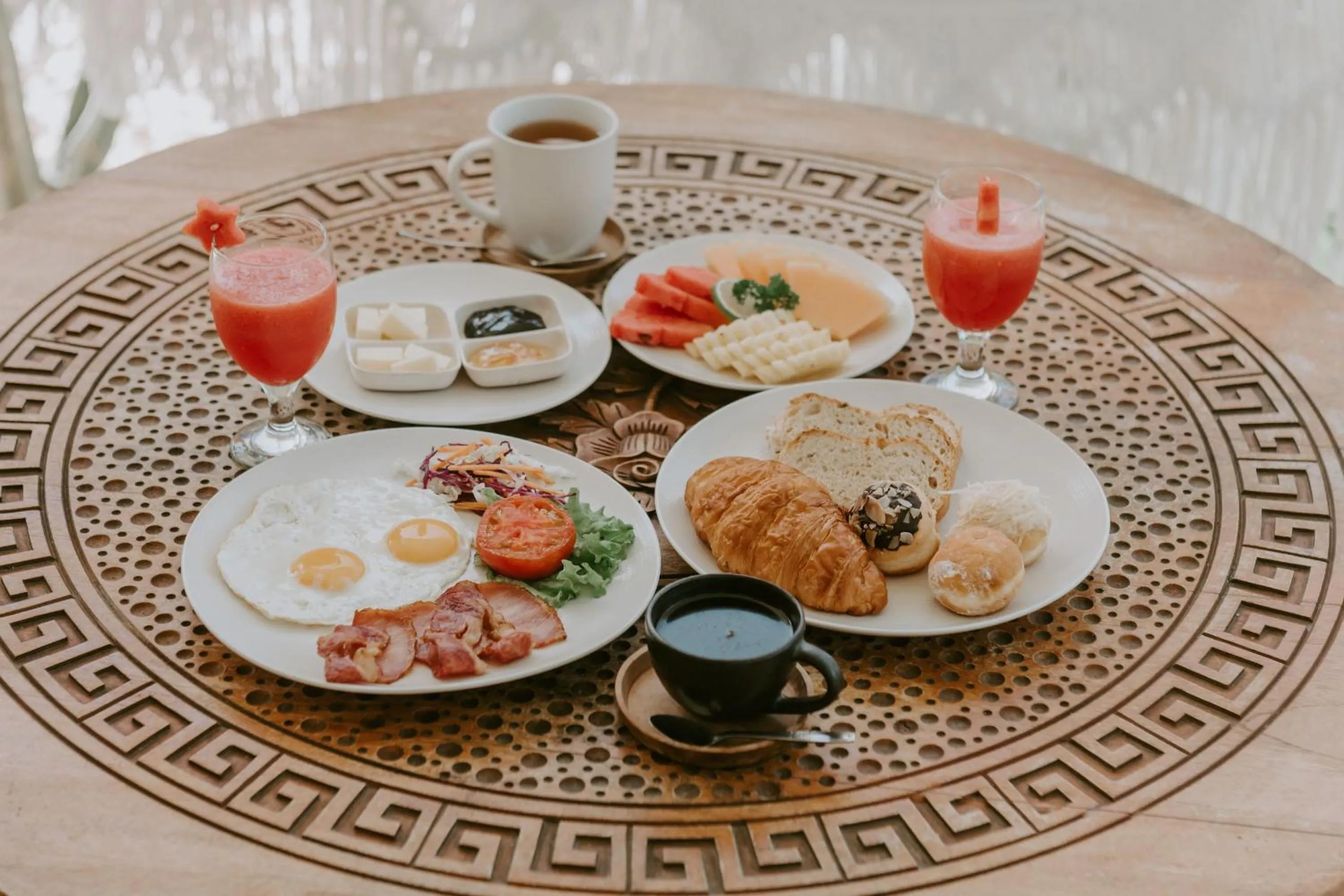Breakfast in Villa Mary