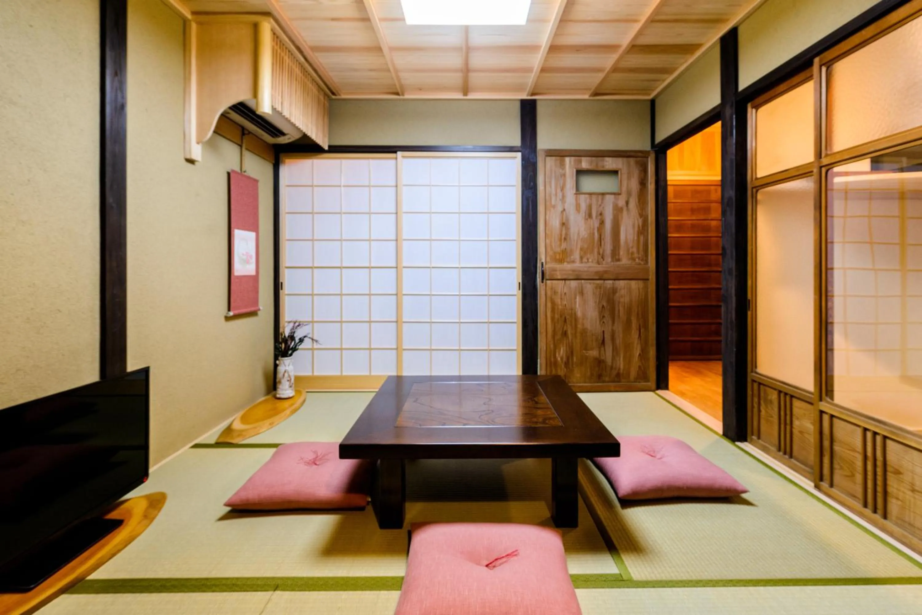 Living room in Nadeshiko Shirakawa Machiya House