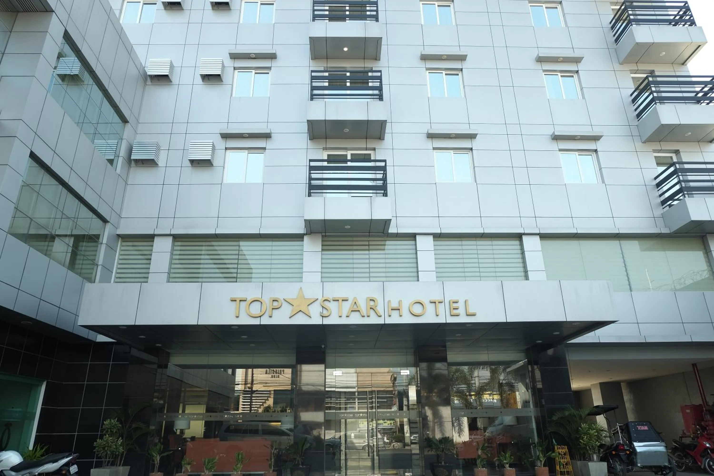 Facade/entrance in Top Star Hotel