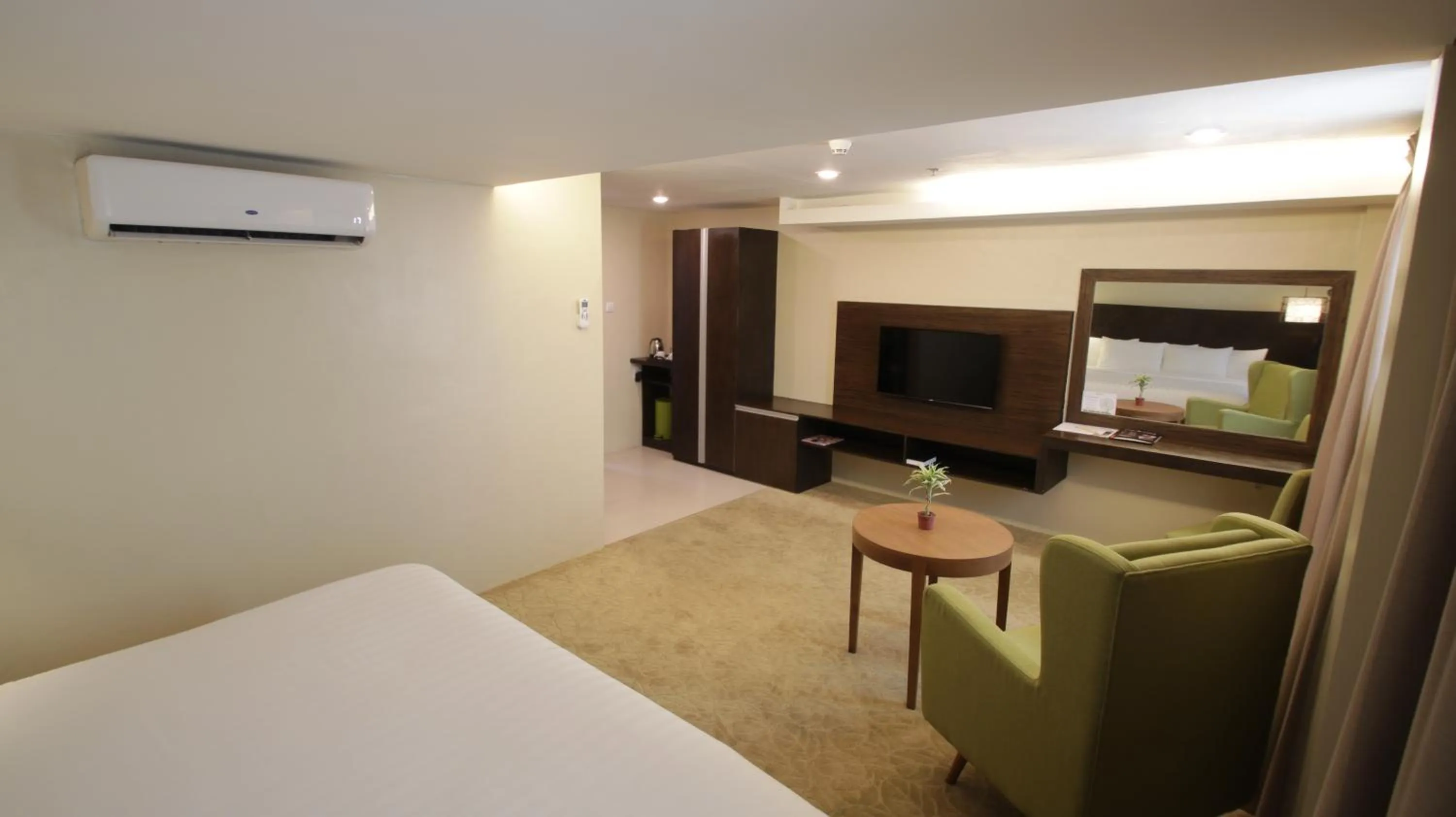 Photo of the whole room, Bed in Top Star Hotel