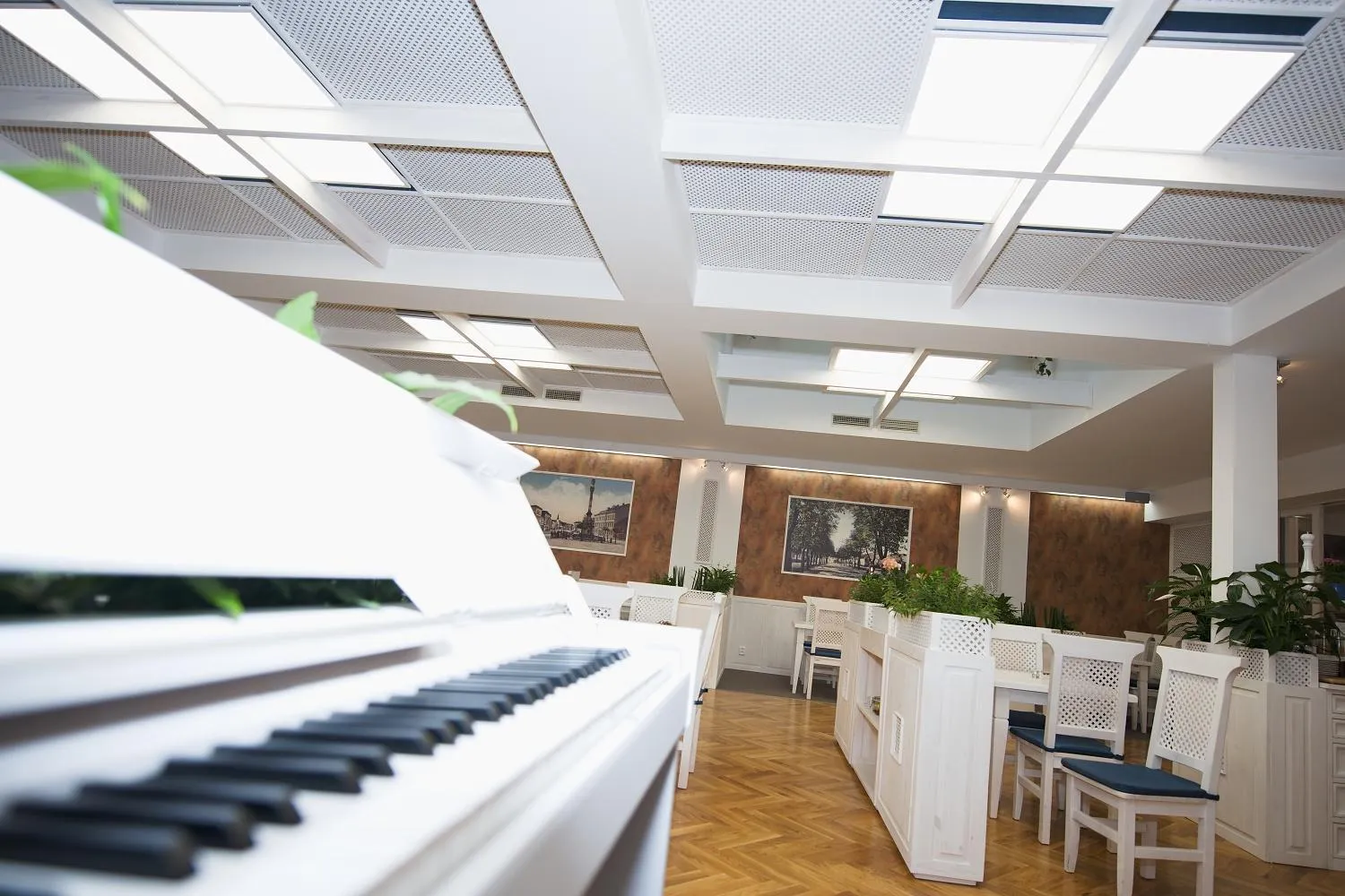 Restaurant/places to eat in Hotel Slavia