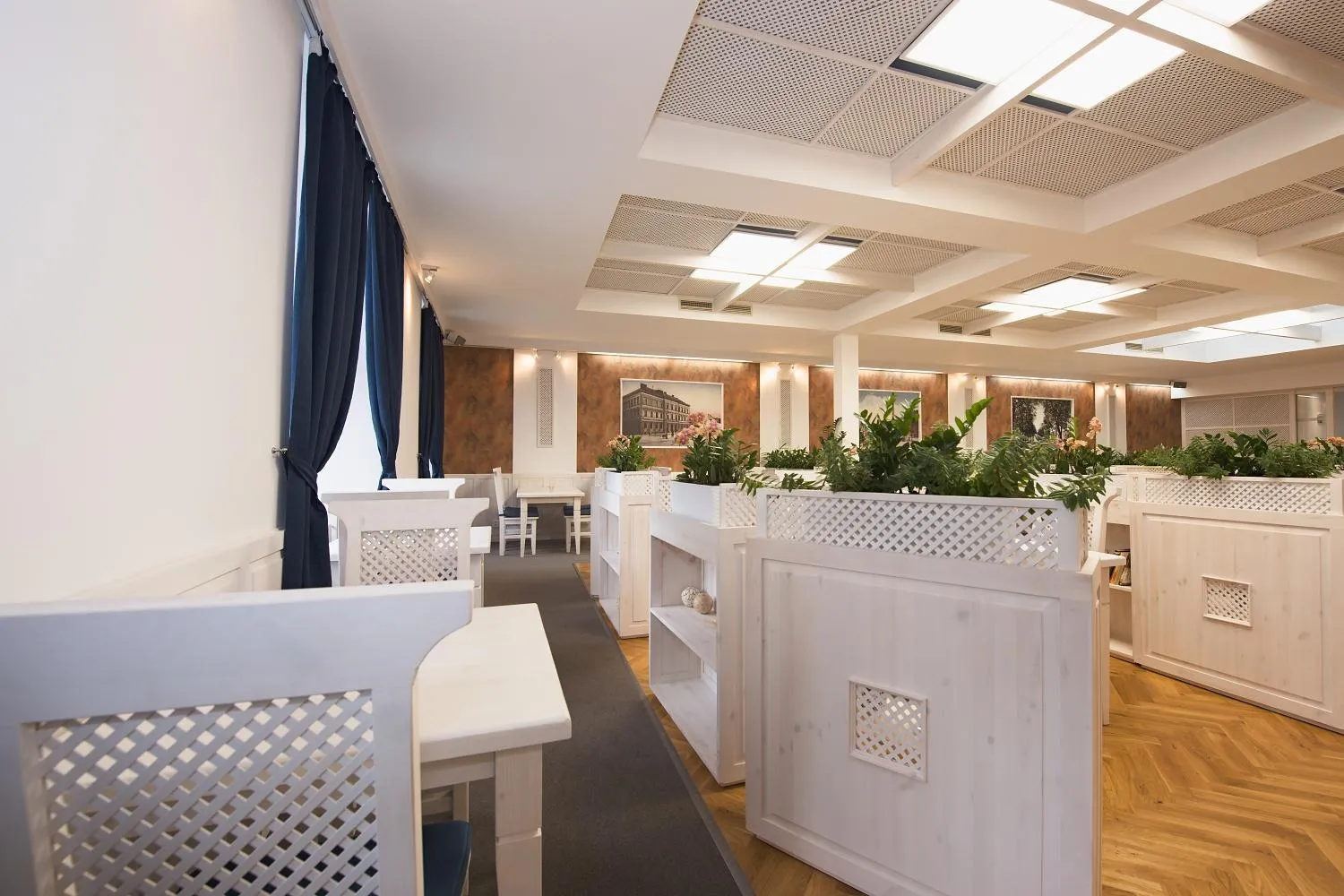 Restaurant/places to eat in Hotel Slavia