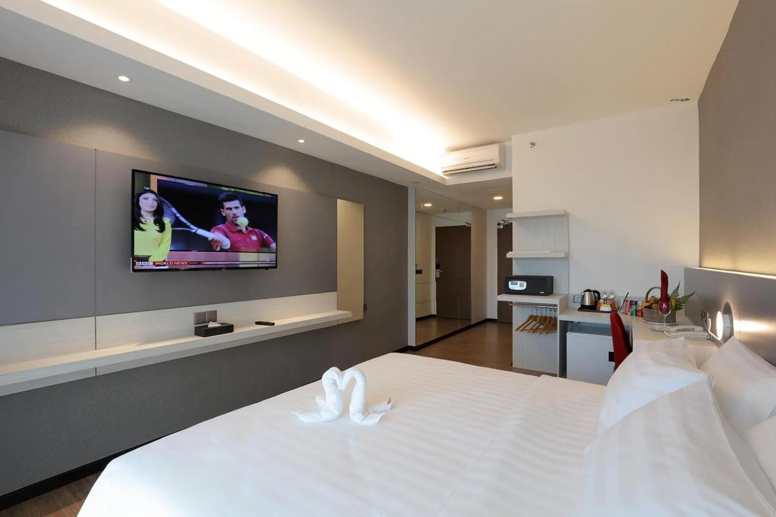 Photo of the whole room, Bed in Amerin Hotel Johor Bahru