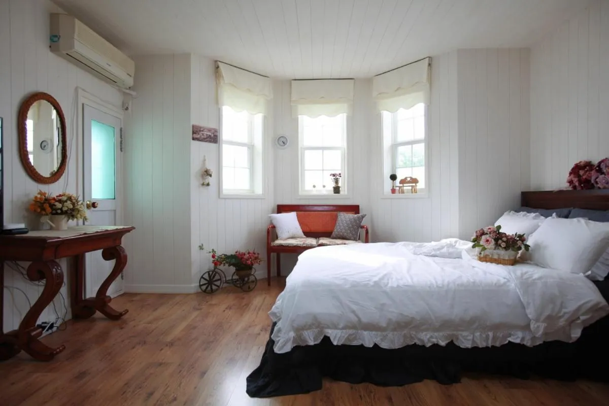 Bed in Pyeongchang Edelweiss Pension