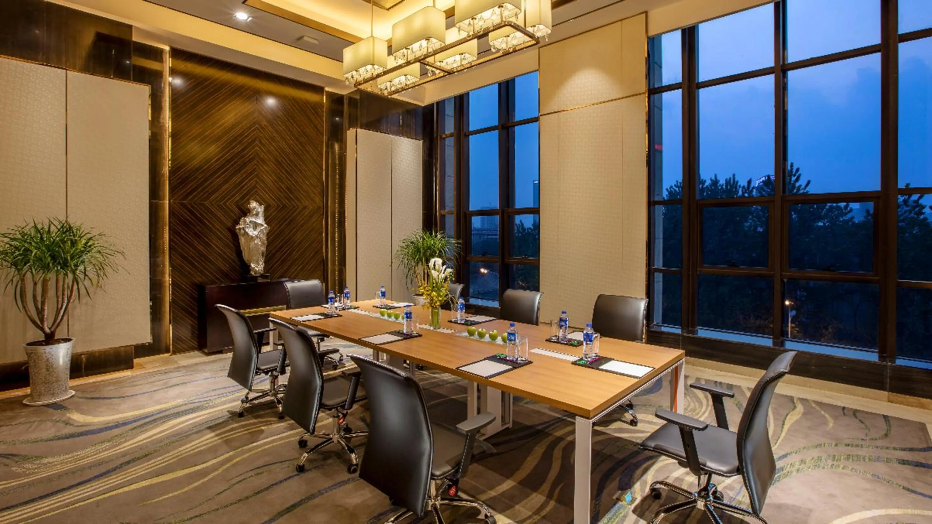 Meeting/conference room in Crowne Plaza Hefei Rongqiao by IHG