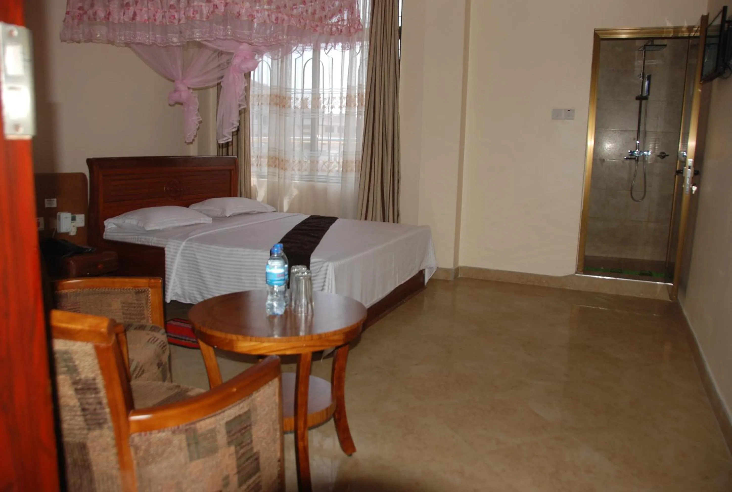 Photo of the whole room in Silver Paradise Hotel