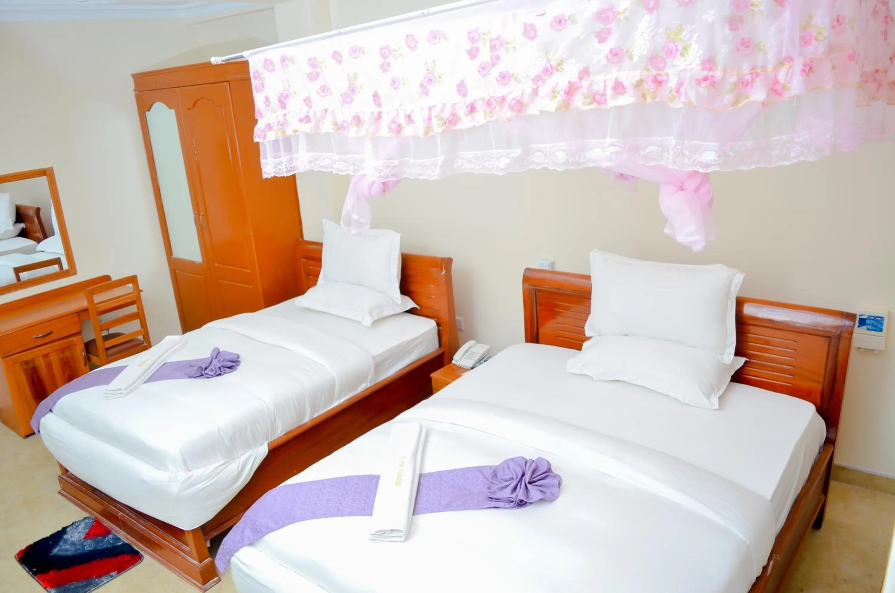 bunk bed, Bed in Silver Paradise Hotel