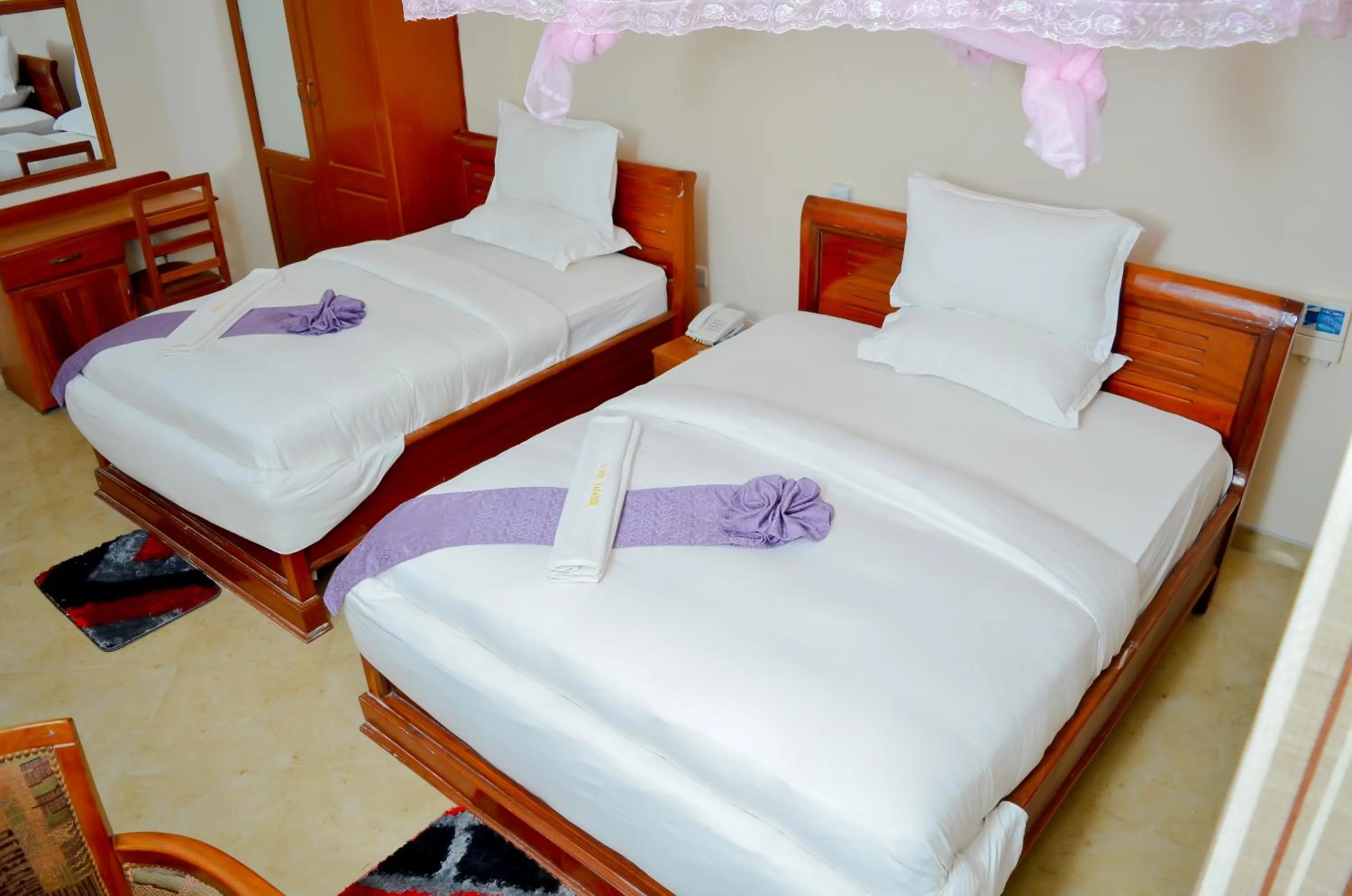 bunk bed, Bed in Silver Paradise Hotel
