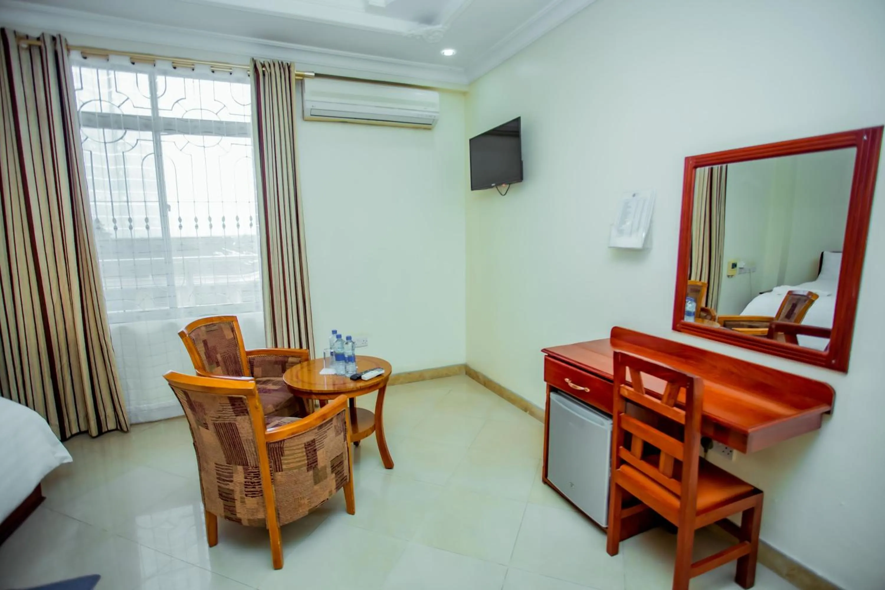 Silver Paradise Hotel