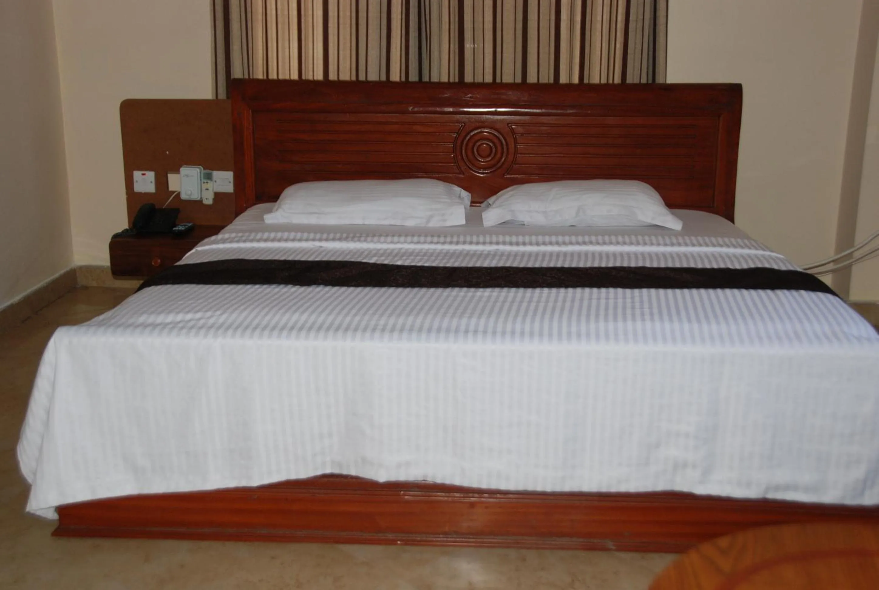 Bed in Silver Paradise Hotel