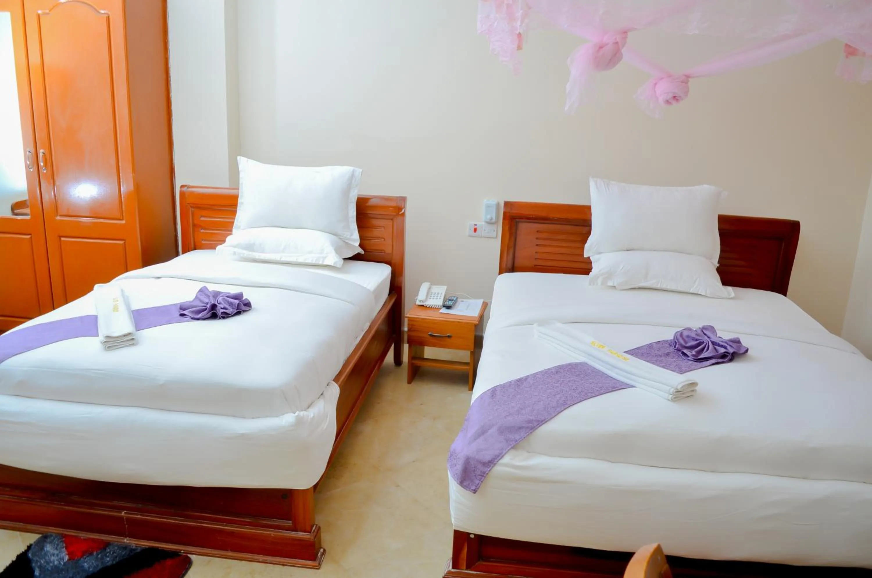 bunk bed, Bed in Silver Paradise Hotel