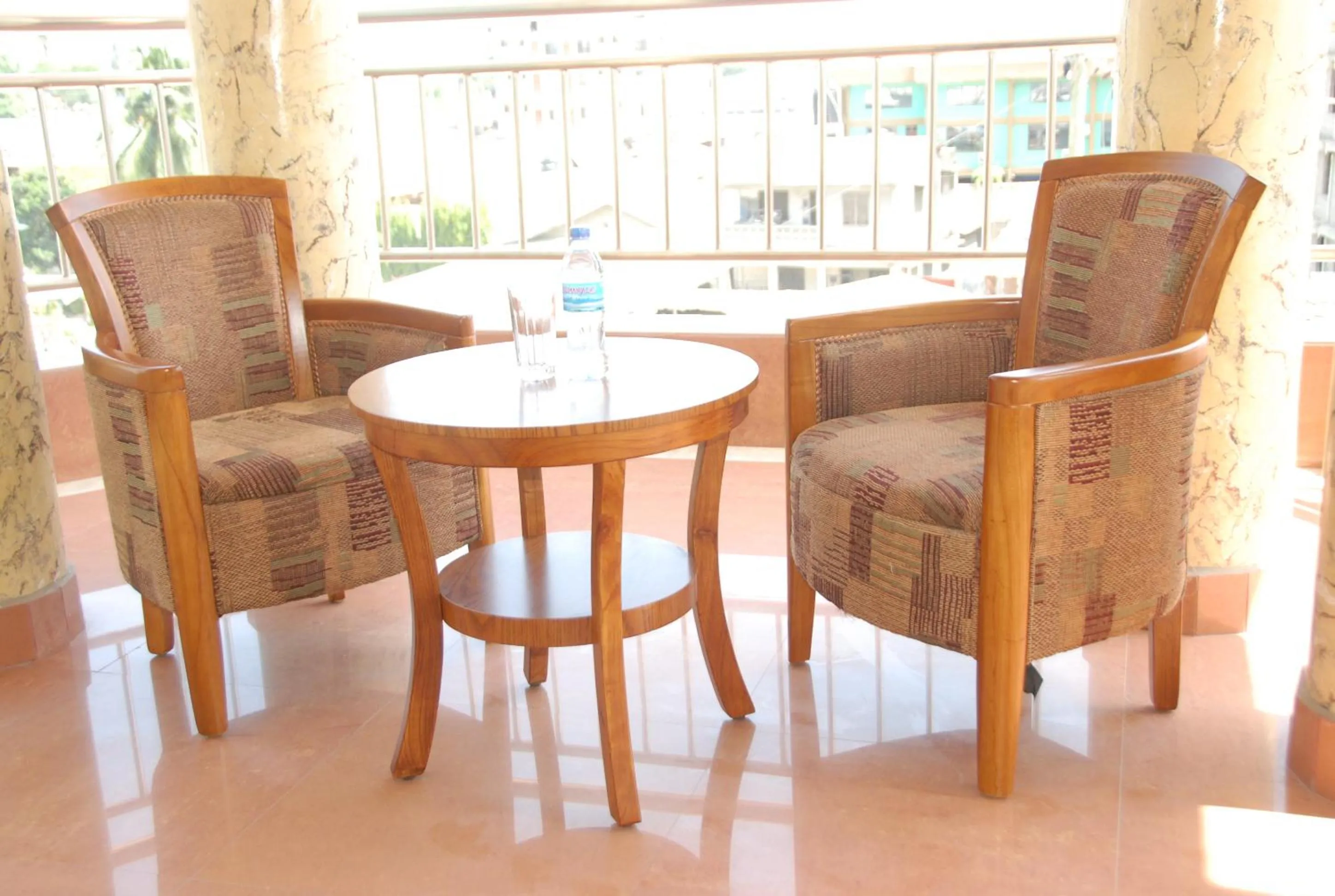 Restaurant/places to eat in Silver Paradise Hotel