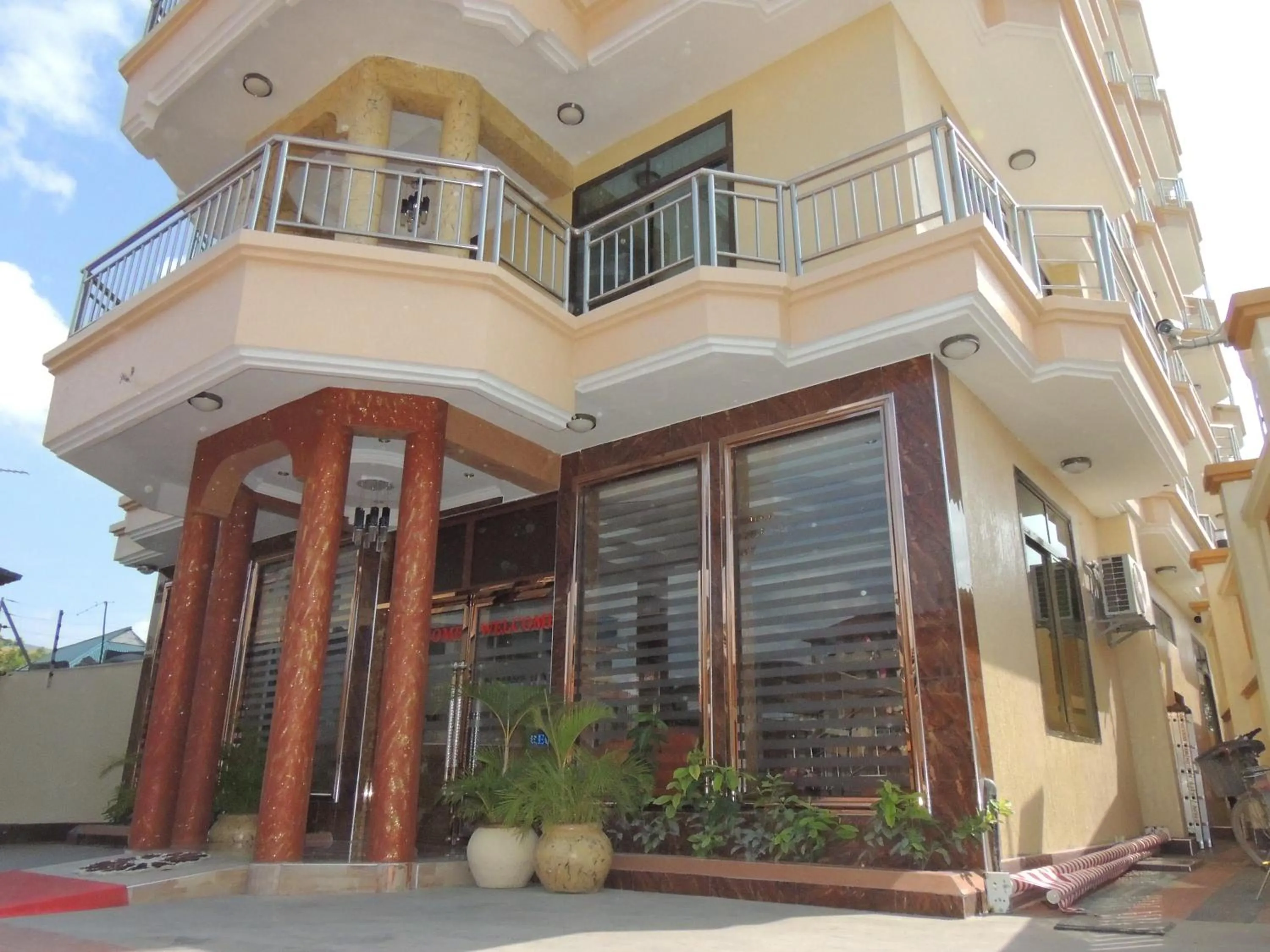Property building in Silver Paradise Hotel
