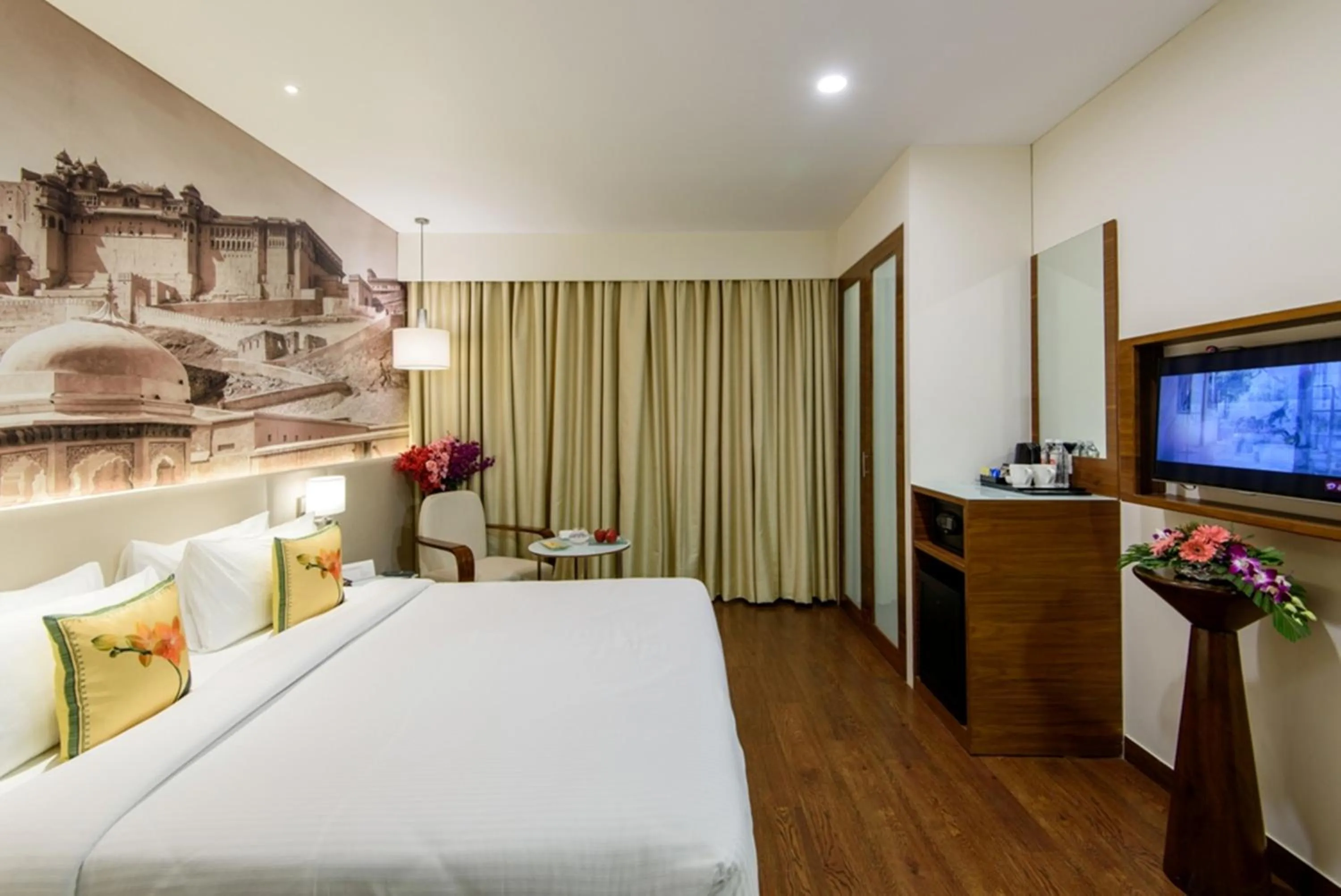 Bedroom, Bed in Regenta Central Jaipur