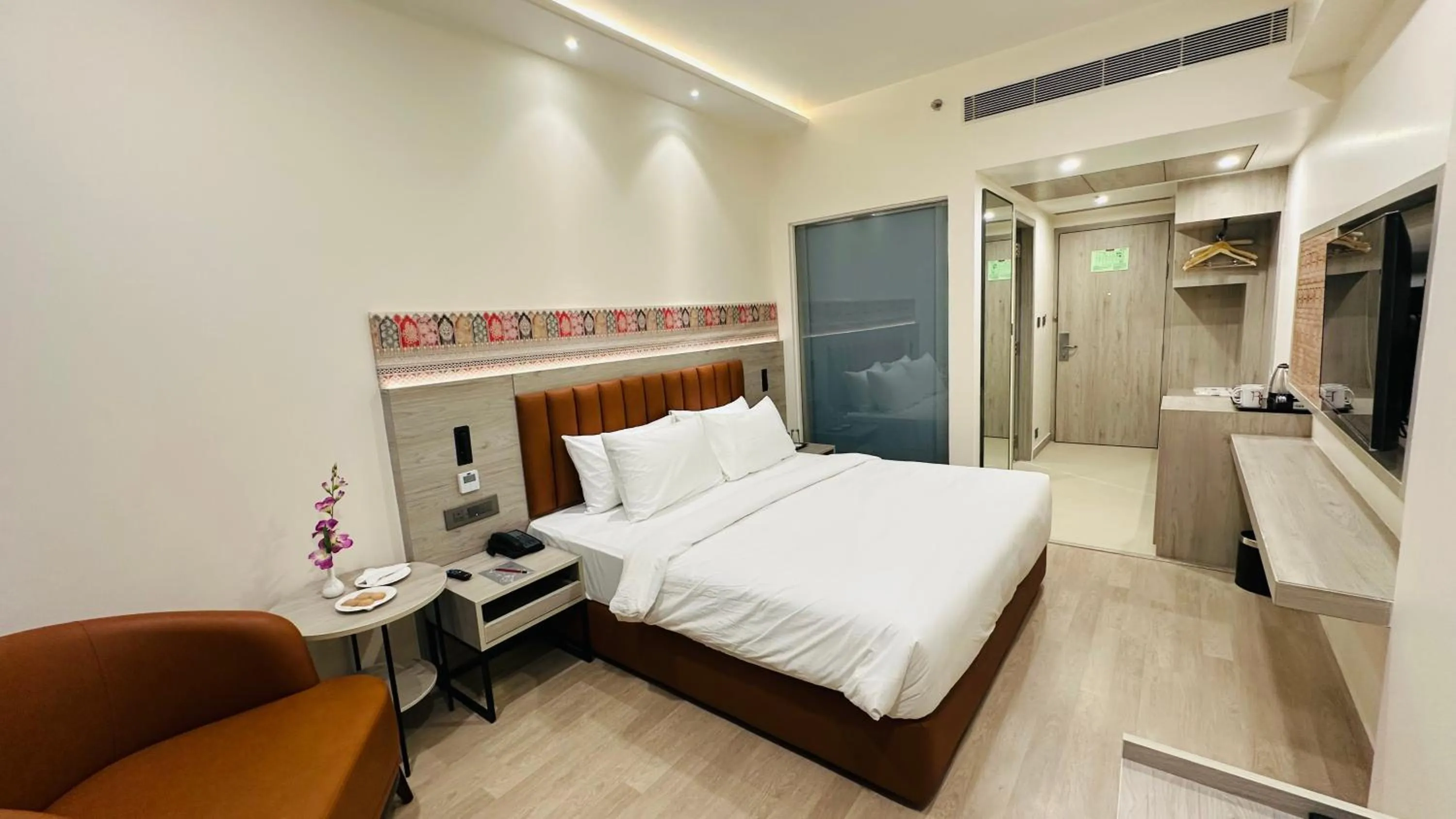 Bedroom, Bed in Regenta Central Jaipur