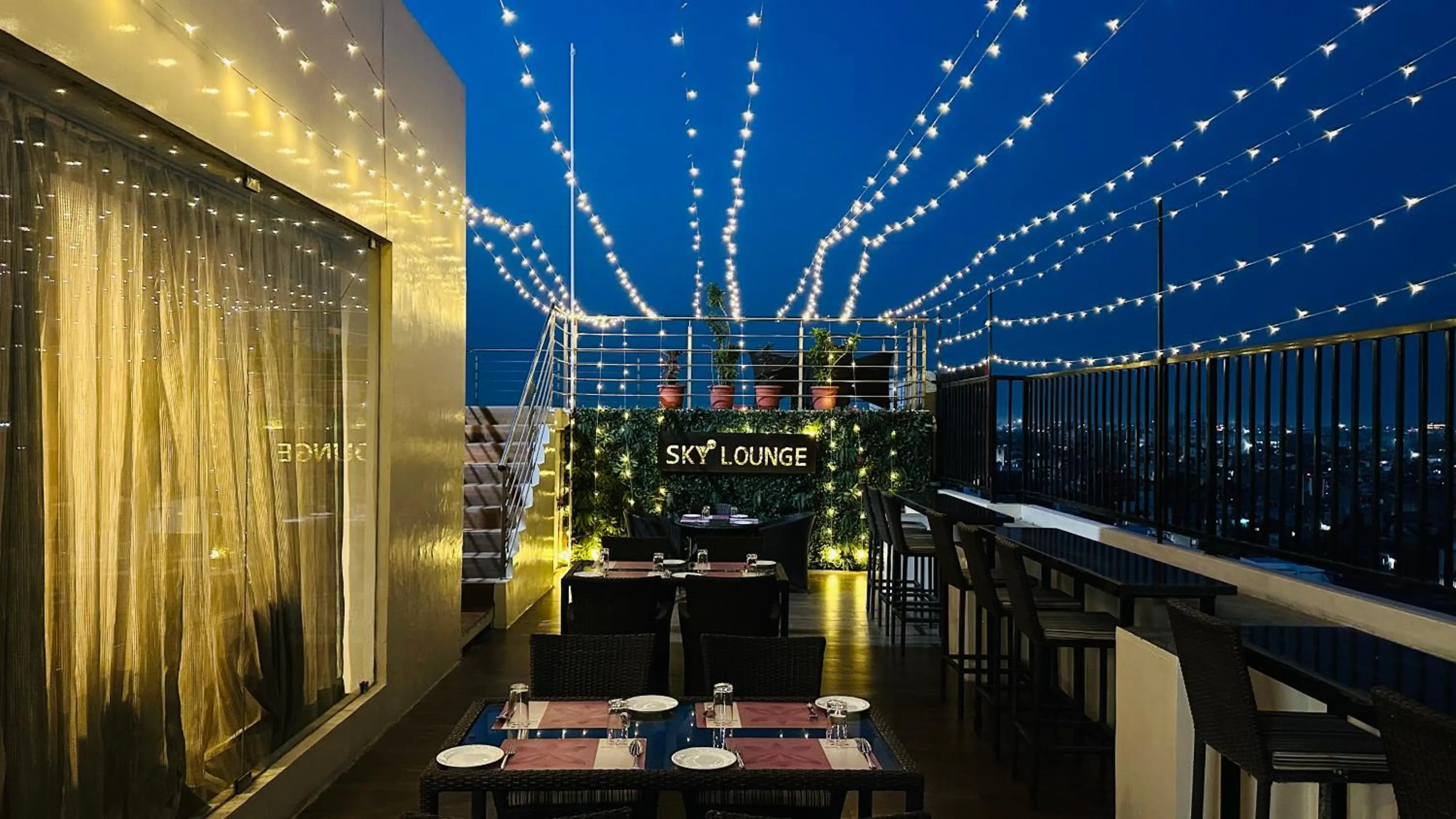 Restaurant/places to eat in Regenta Central Jaipur