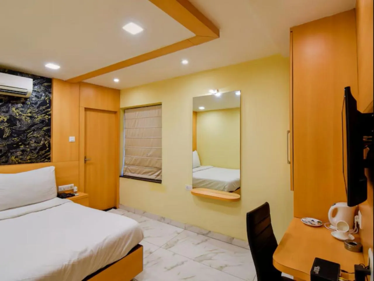 Bedroom, Bed in Hotel Sawood International