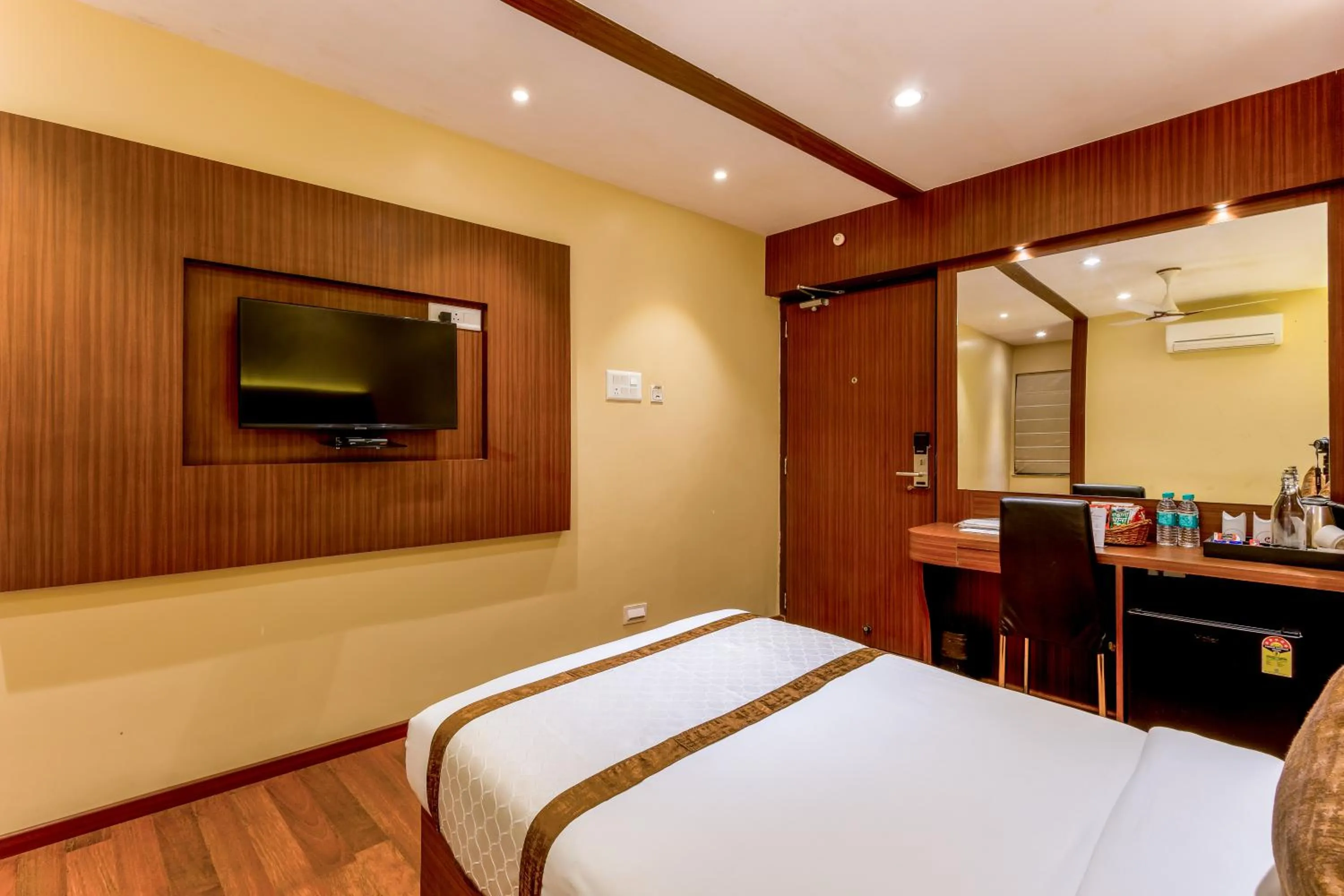 Bedroom, Bed in Hotel Sawood International