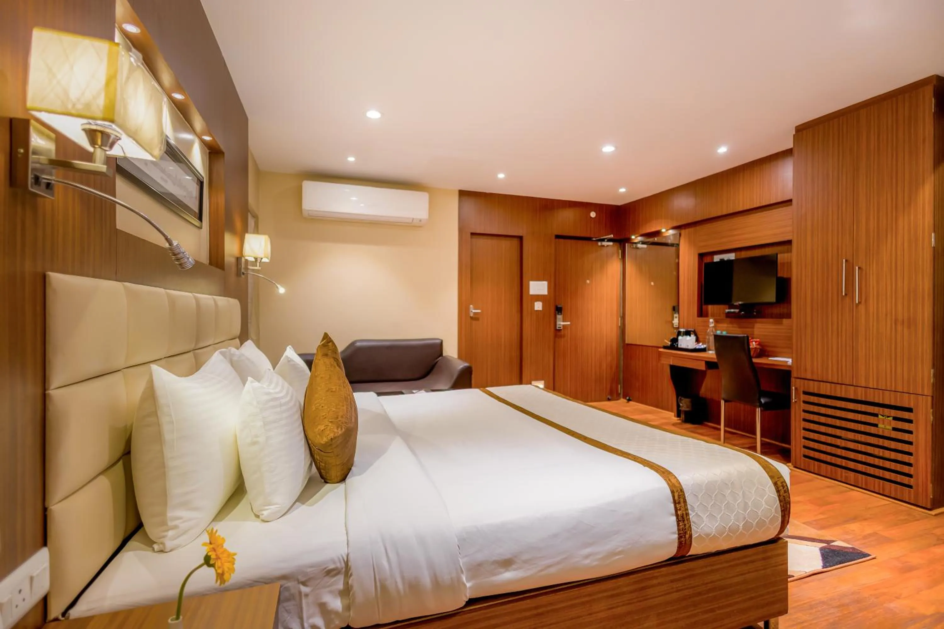 Bedroom, Bed in Hotel Sawood International