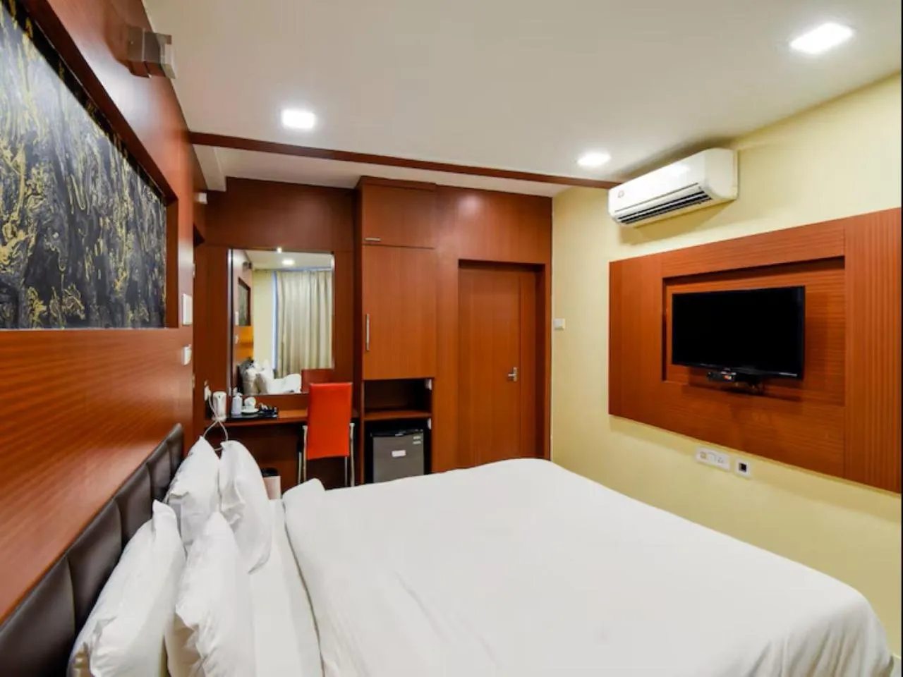 Bedroom, Bed in Hotel Sawood International