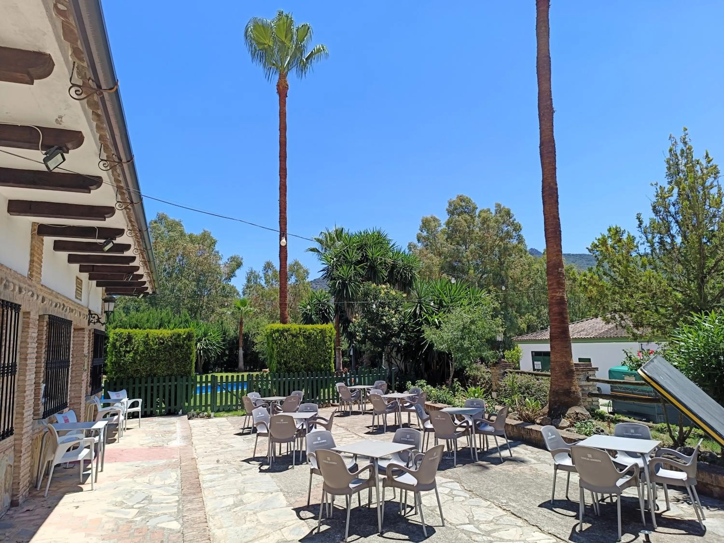 Restaurant/places to eat in Hotel Restaurante Las Buitreras