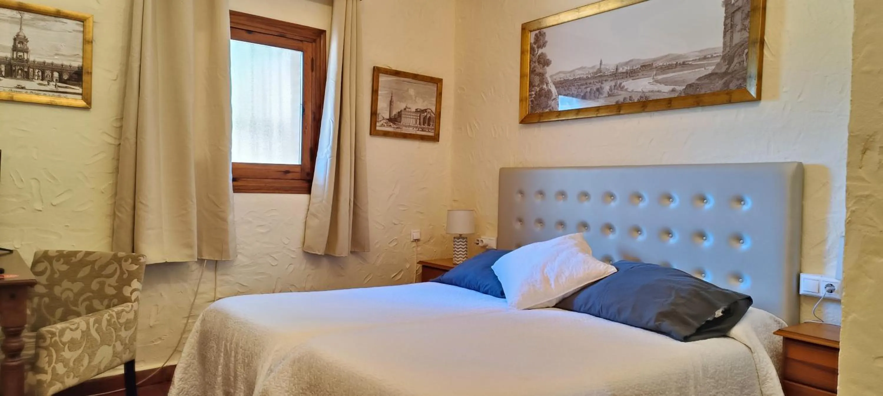 Bed in Hotel Restaurante Las Buitreras