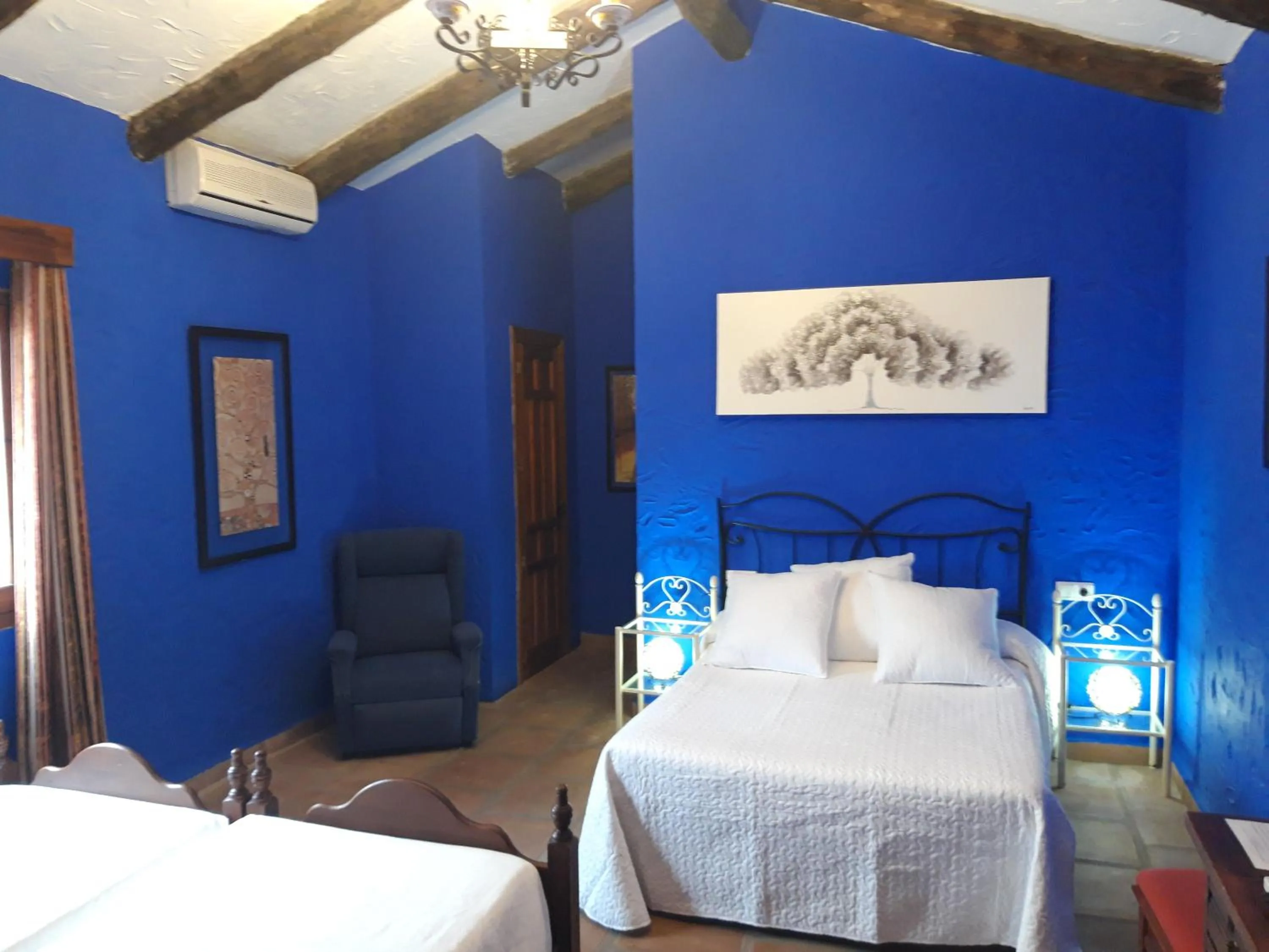 Photo of the whole room, Bed in Hotel Restaurante Las Buitreras
