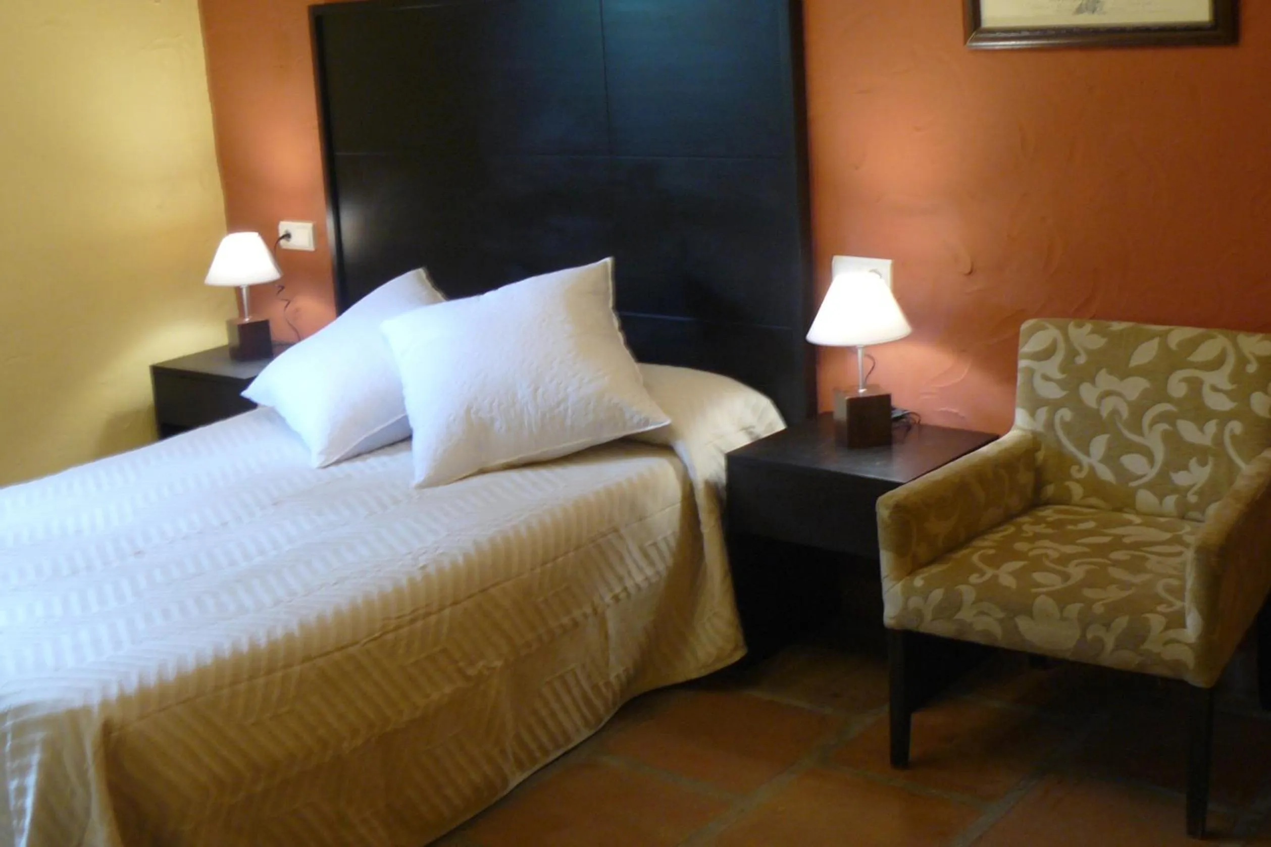 Bed in Hotel Restaurante Las Buitreras