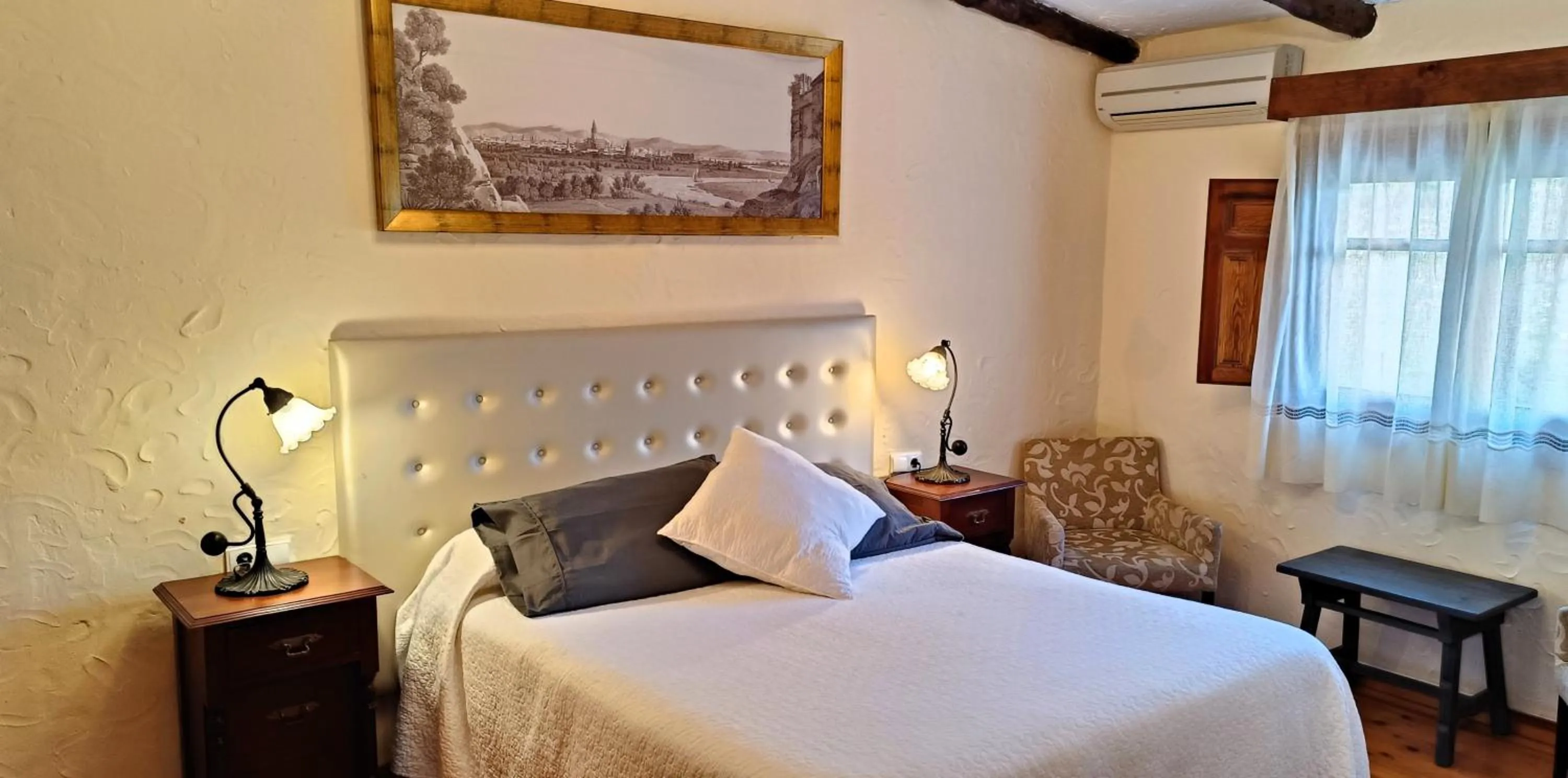 Bed in Hotel Restaurante Las Buitreras