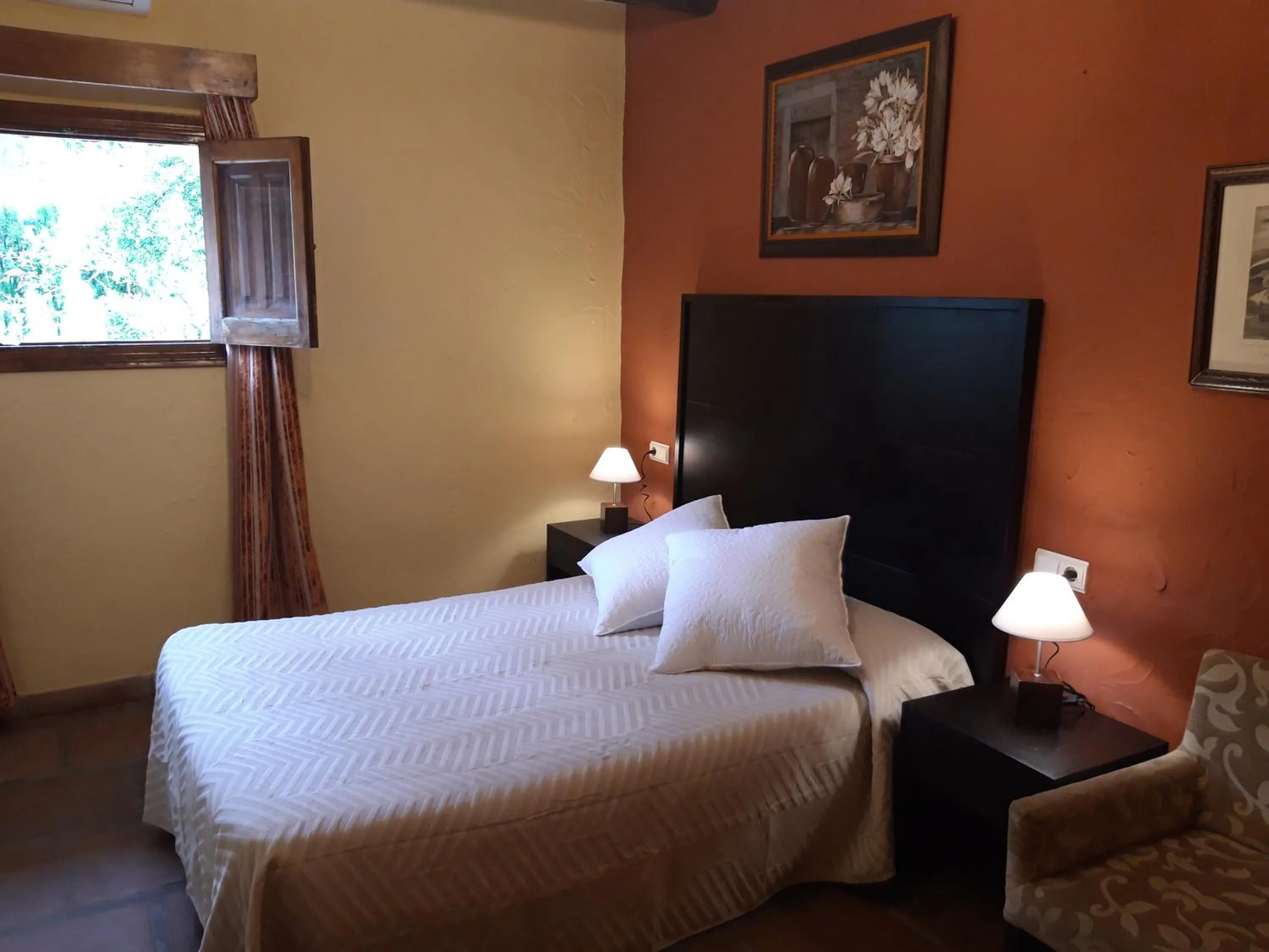Photo of the whole room, Bed in Hotel Restaurante Las Buitreras